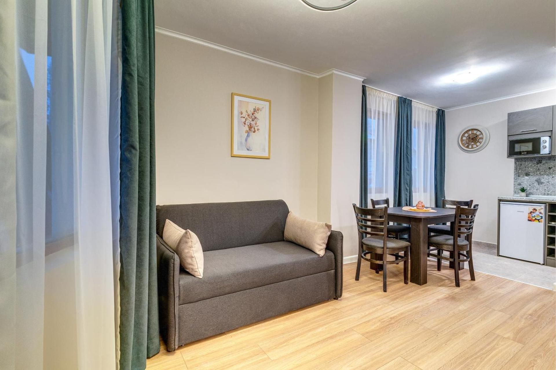 One-Bedroom Apartment