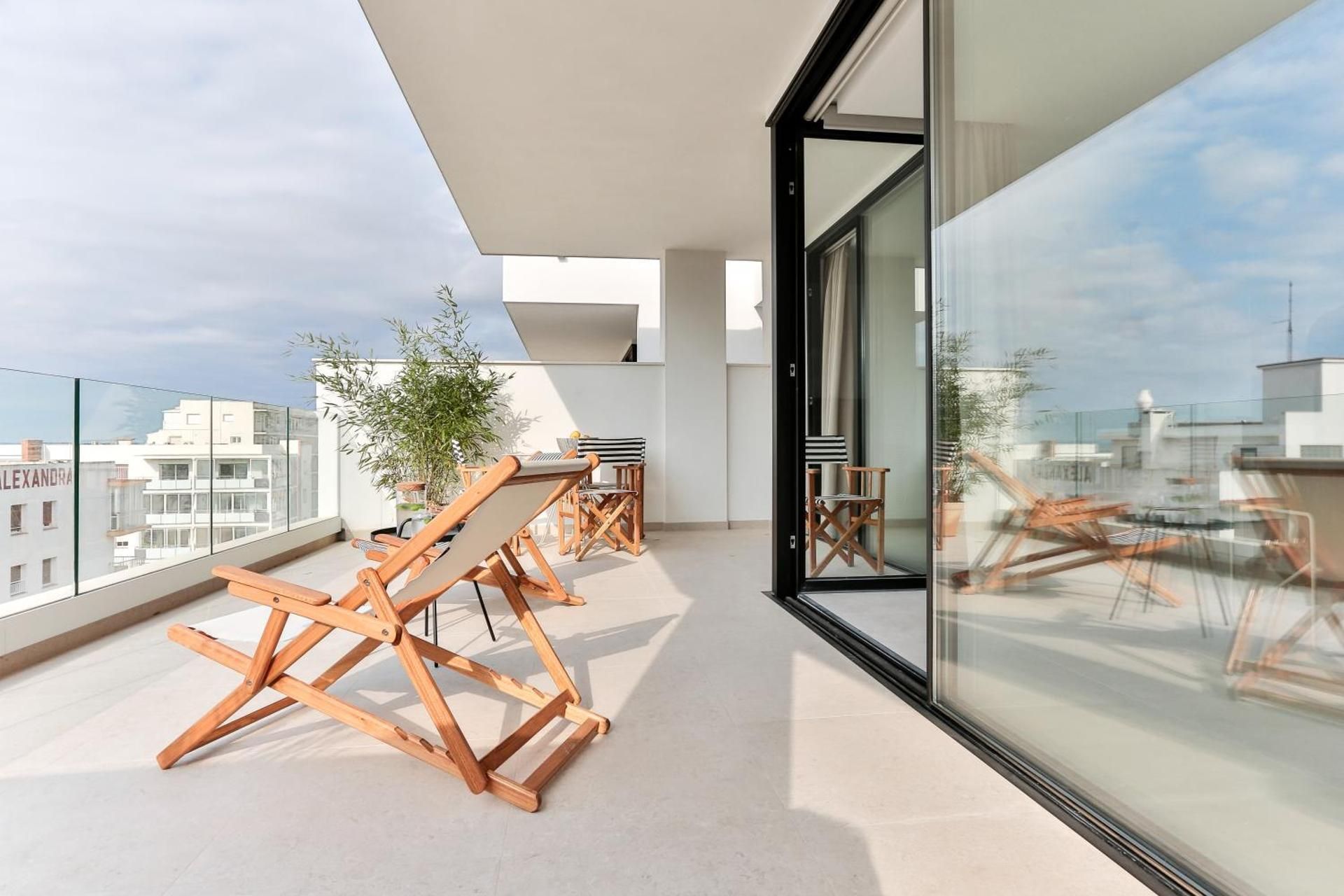 Deluxe Apartment
