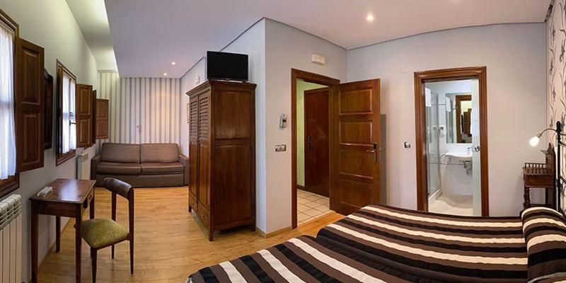 Hostal Rey Pedro I Family Suite 2