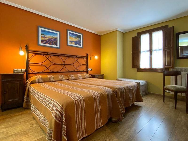 Hostal Rey Pedro I Twin Room 2