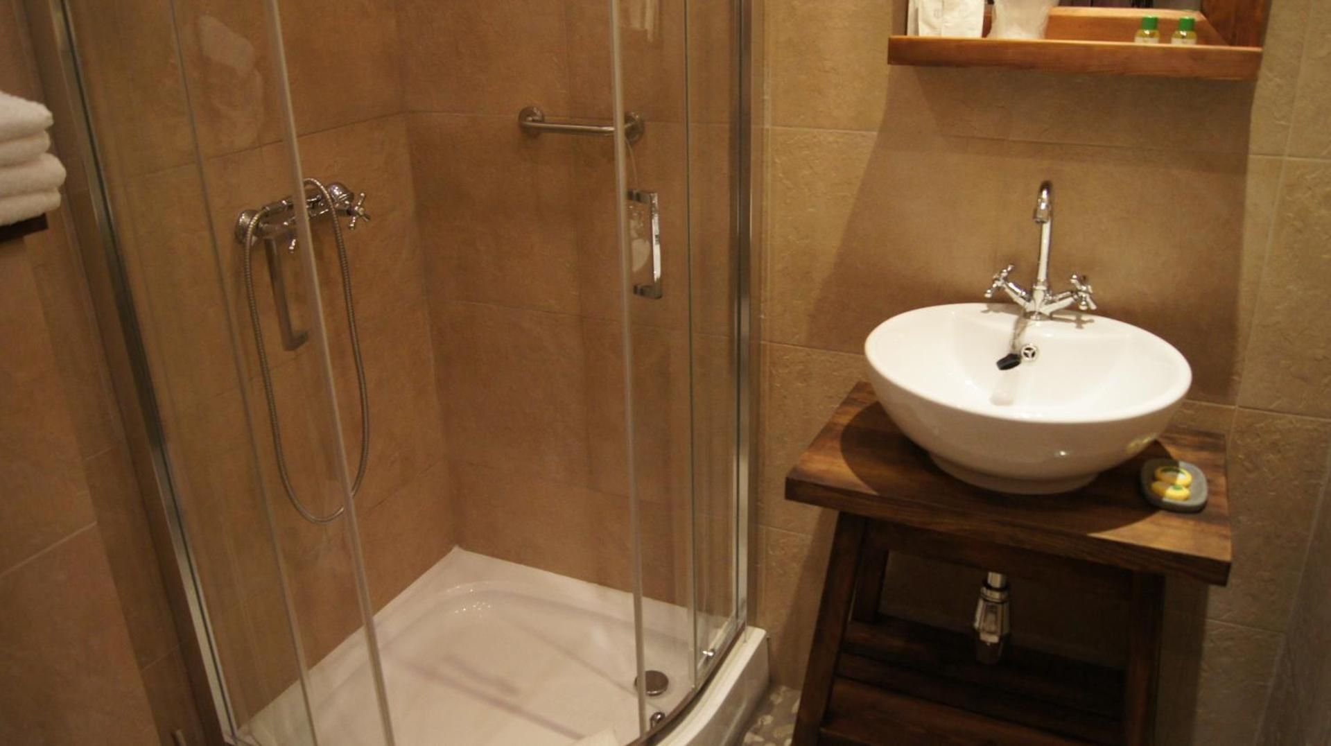 Triple Room with Shower