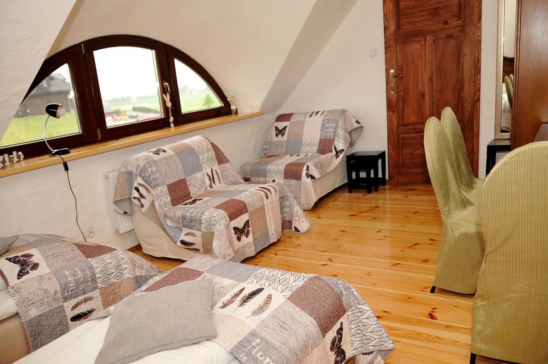 Deluxe Double Room (2 Adults + 1 Child)