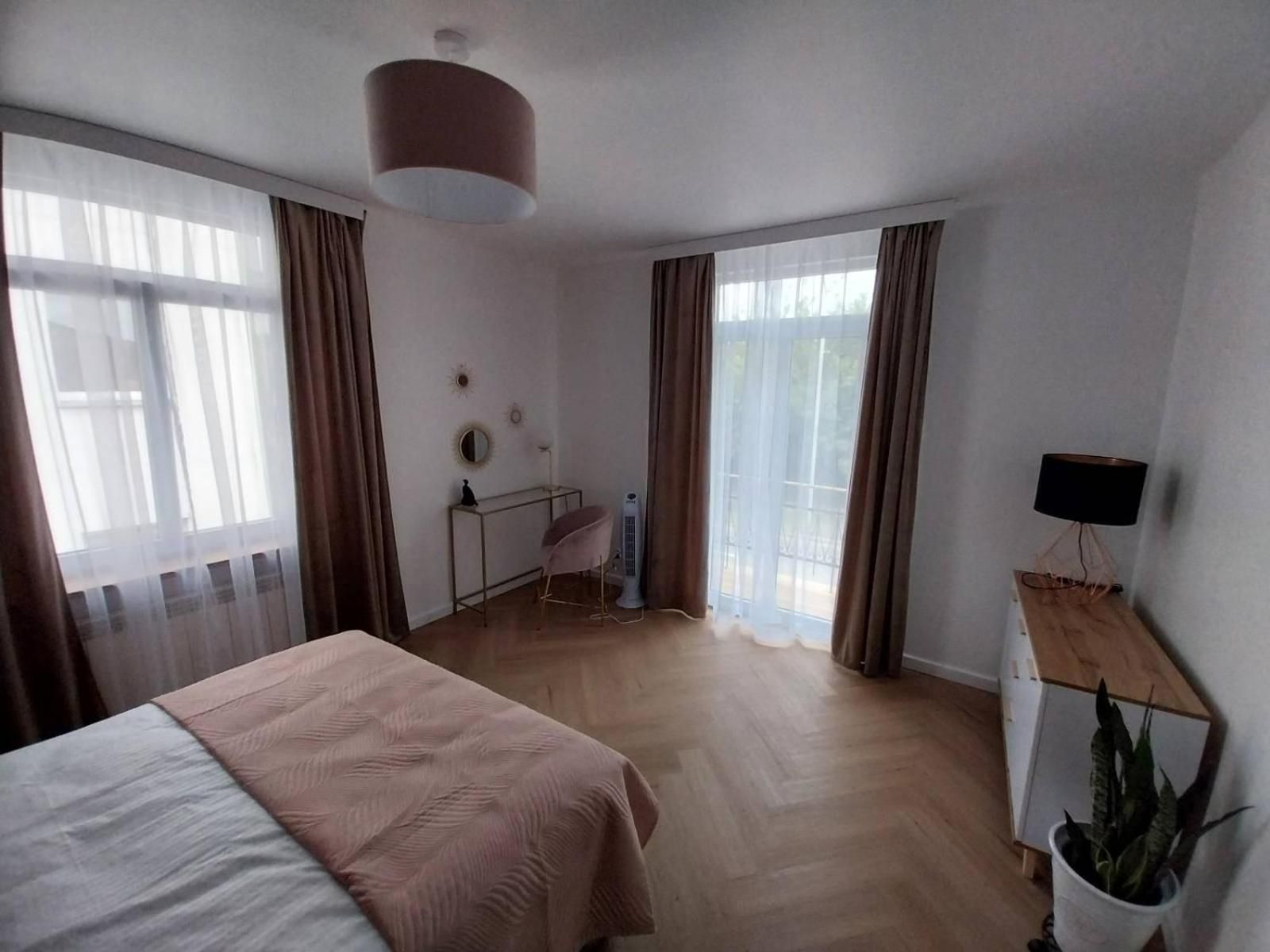 Superior One-Bedroom Apartment