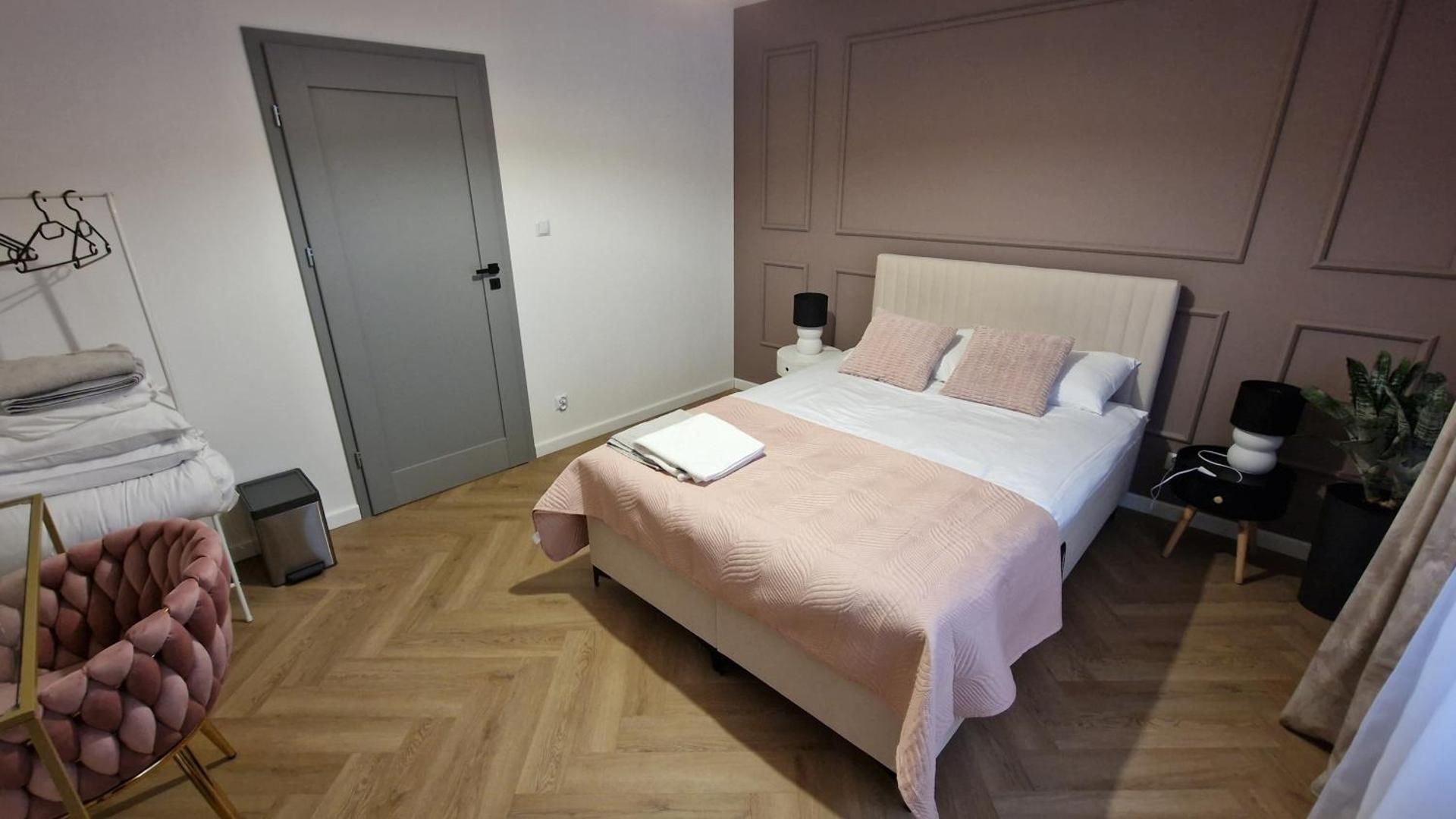 One-Bedroom Family Apartment