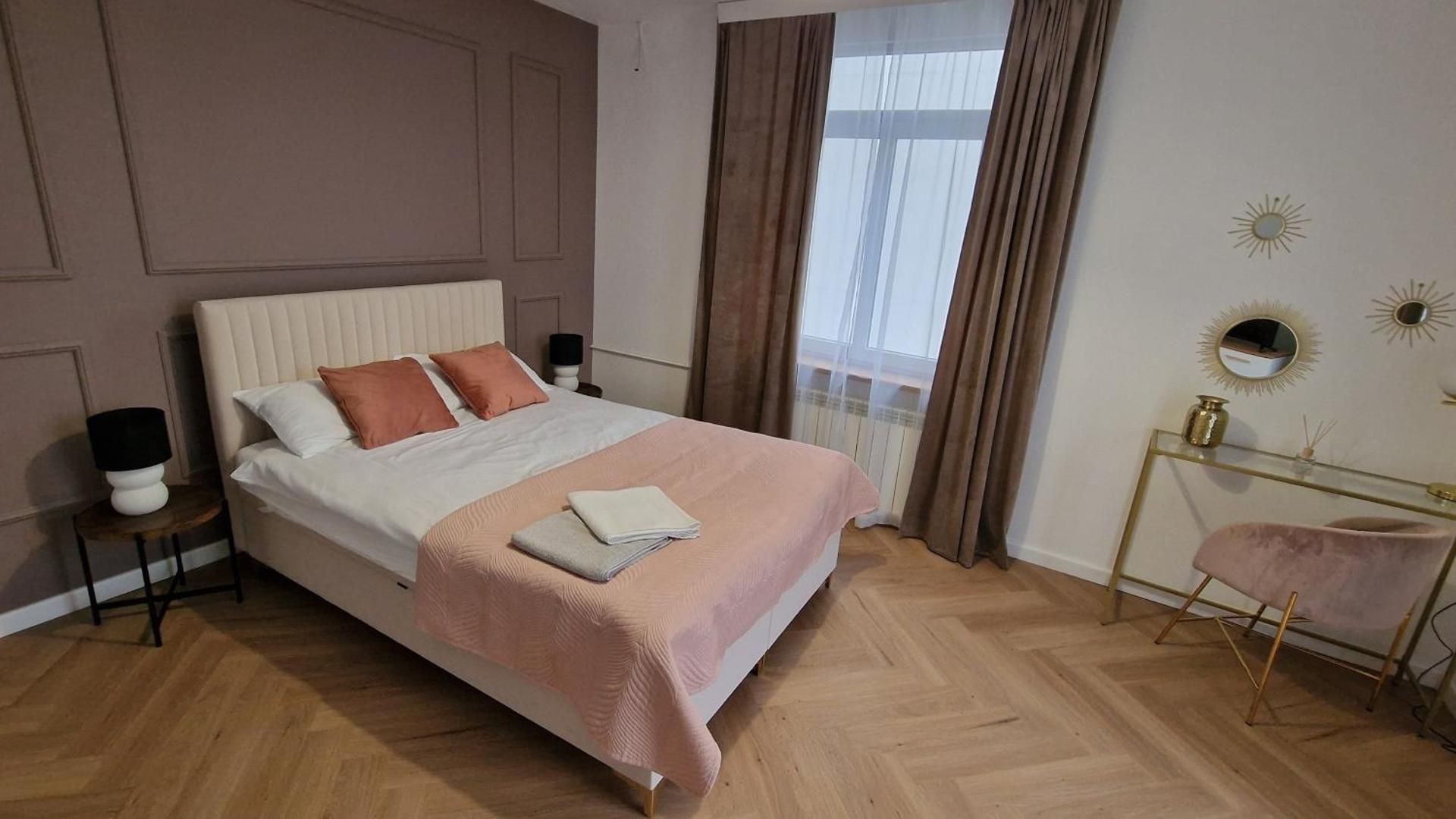Superior One-Bedroom Apartment with Balcony