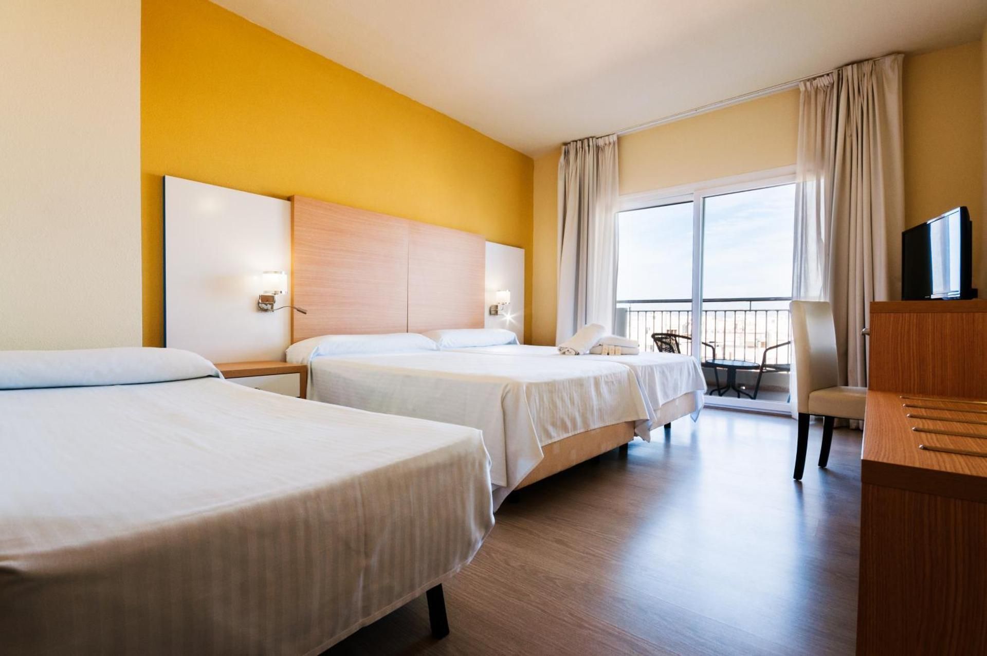 Triple Room with Terrace