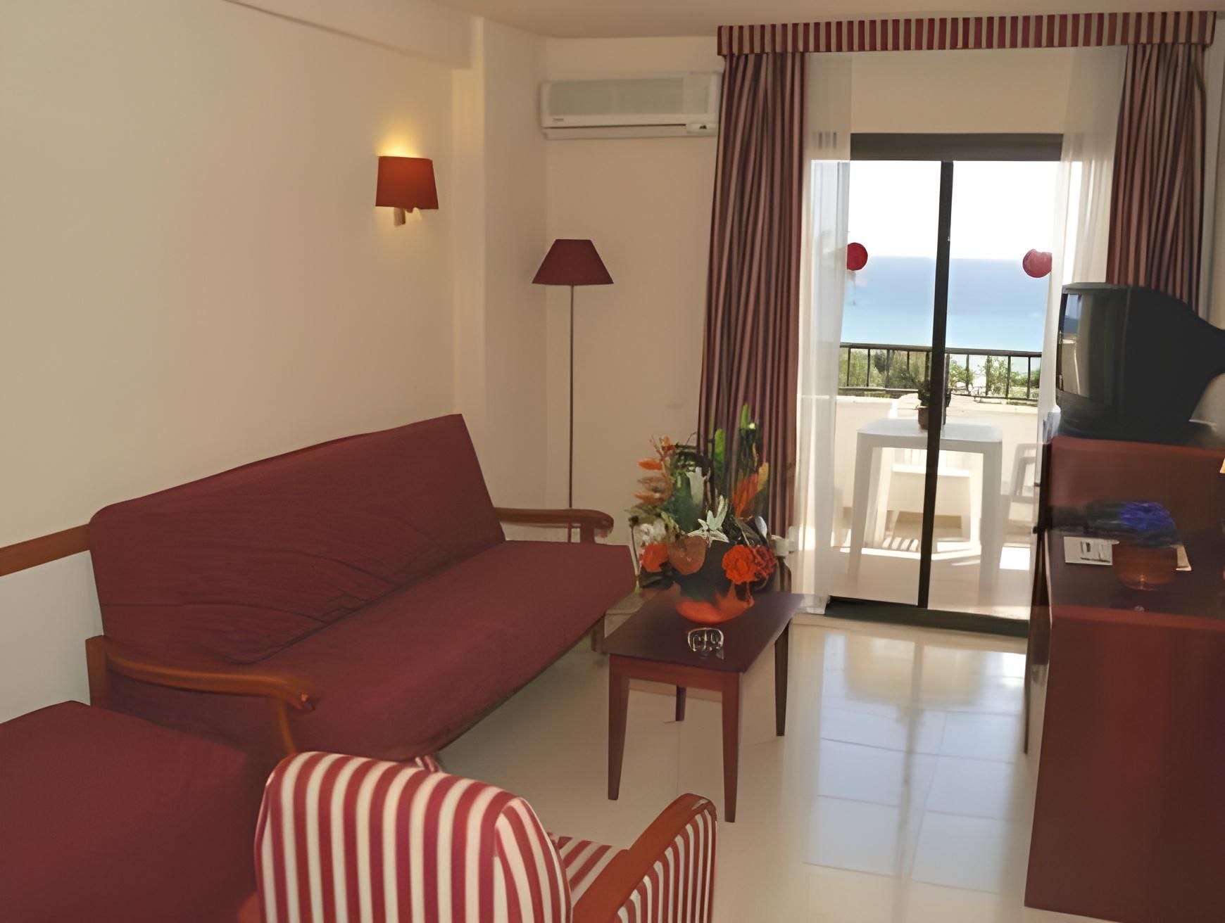 Twin Room with Sea View (2 Adults + 1 Child)