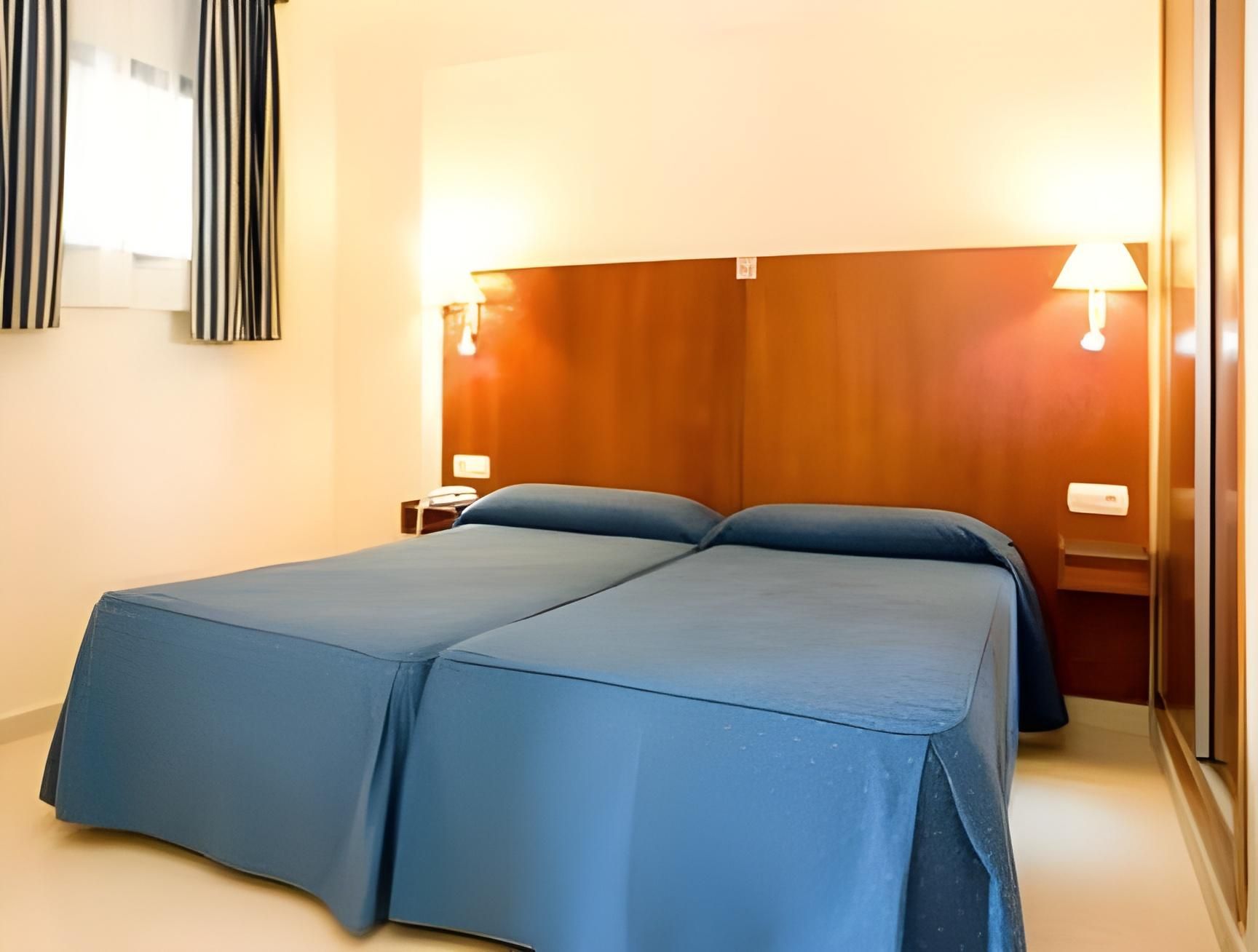 Triple Room with Sea View