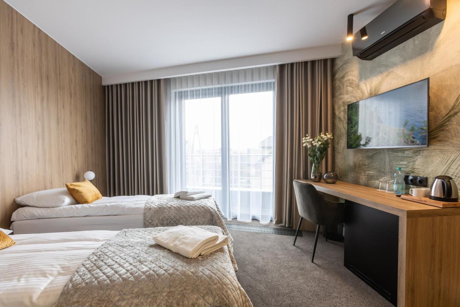 Deluxe Twin Room