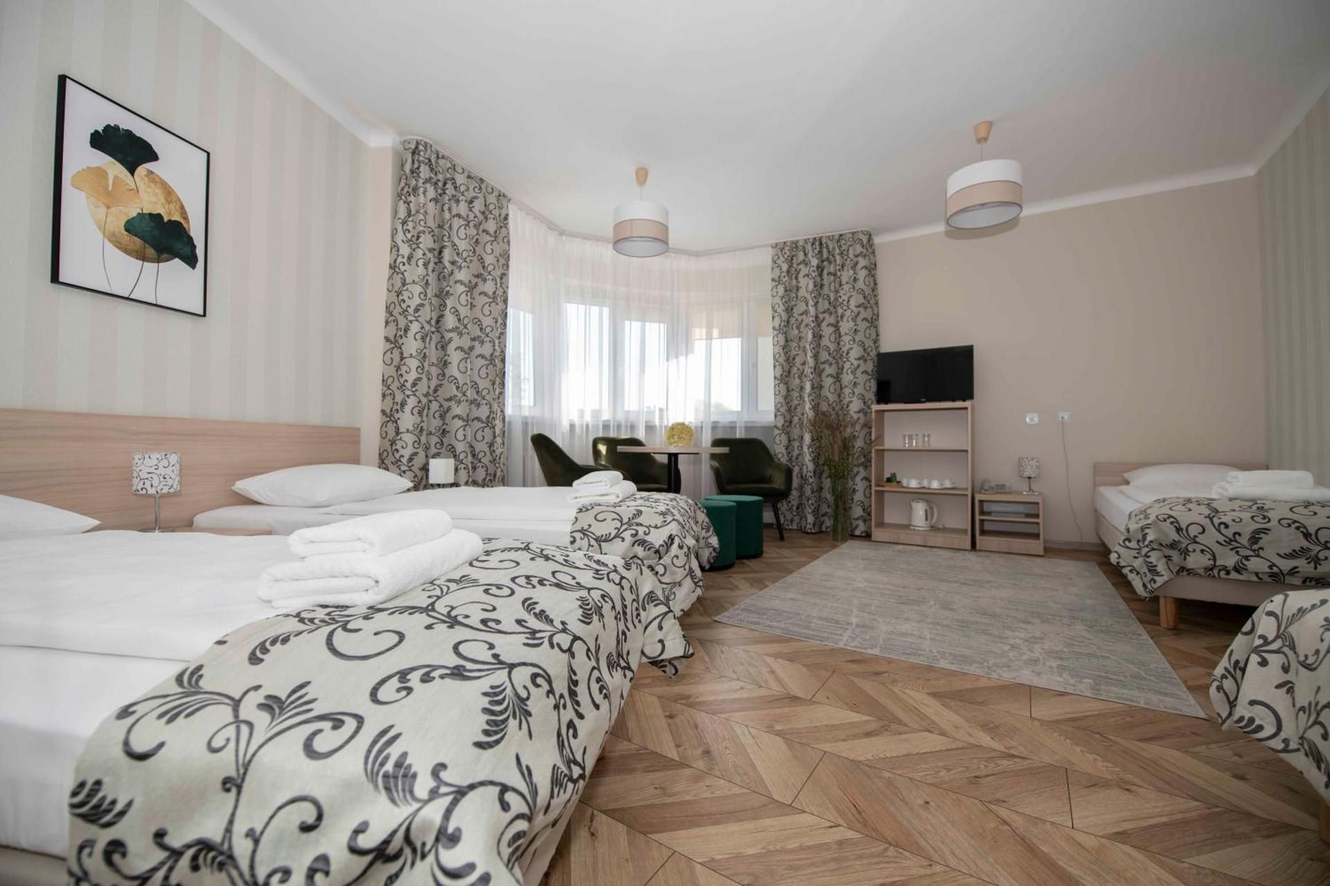 Quintuple Room