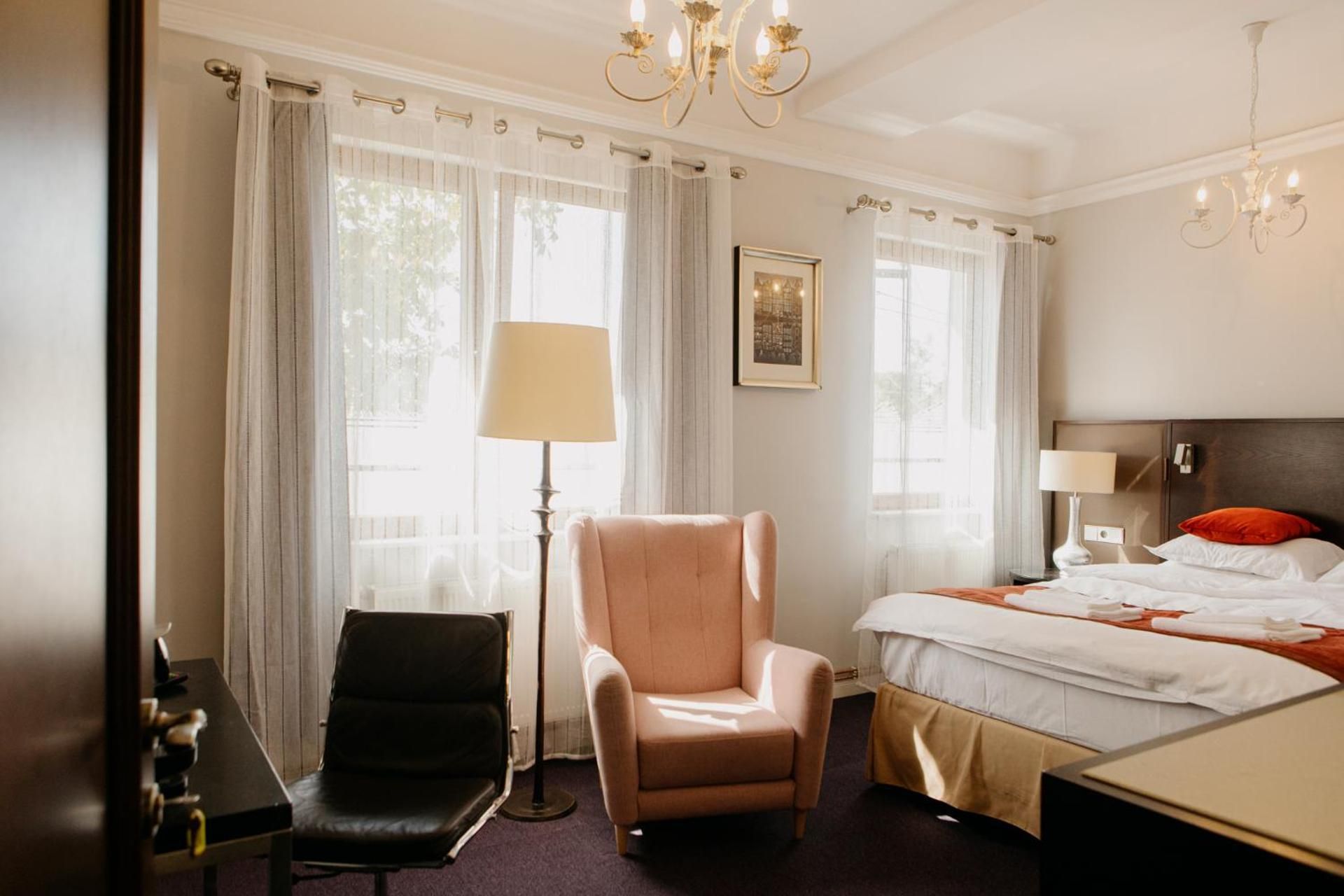 Excelsior INN Deluxe Triple Room 2