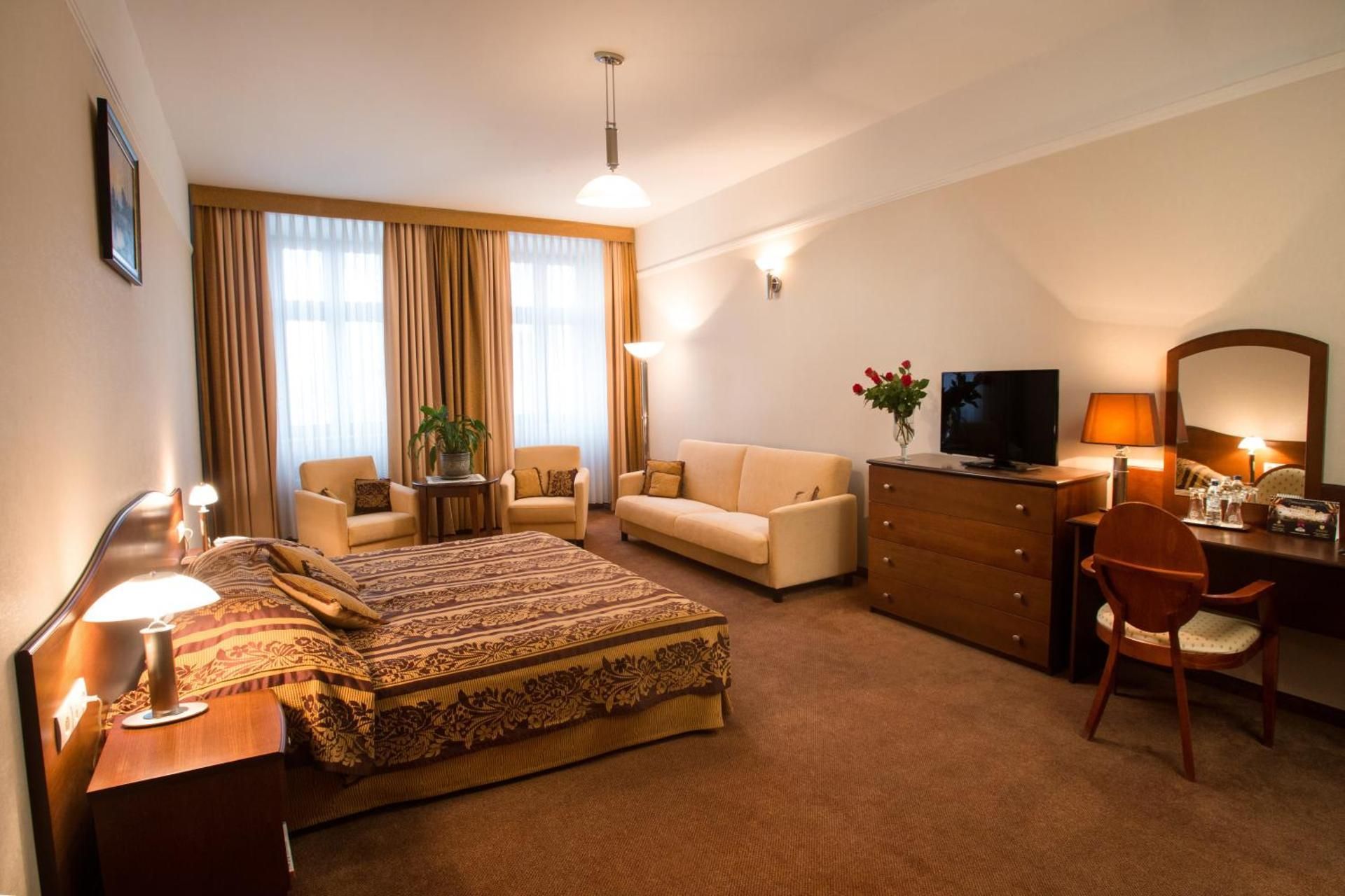 Studio with 1 King Bed