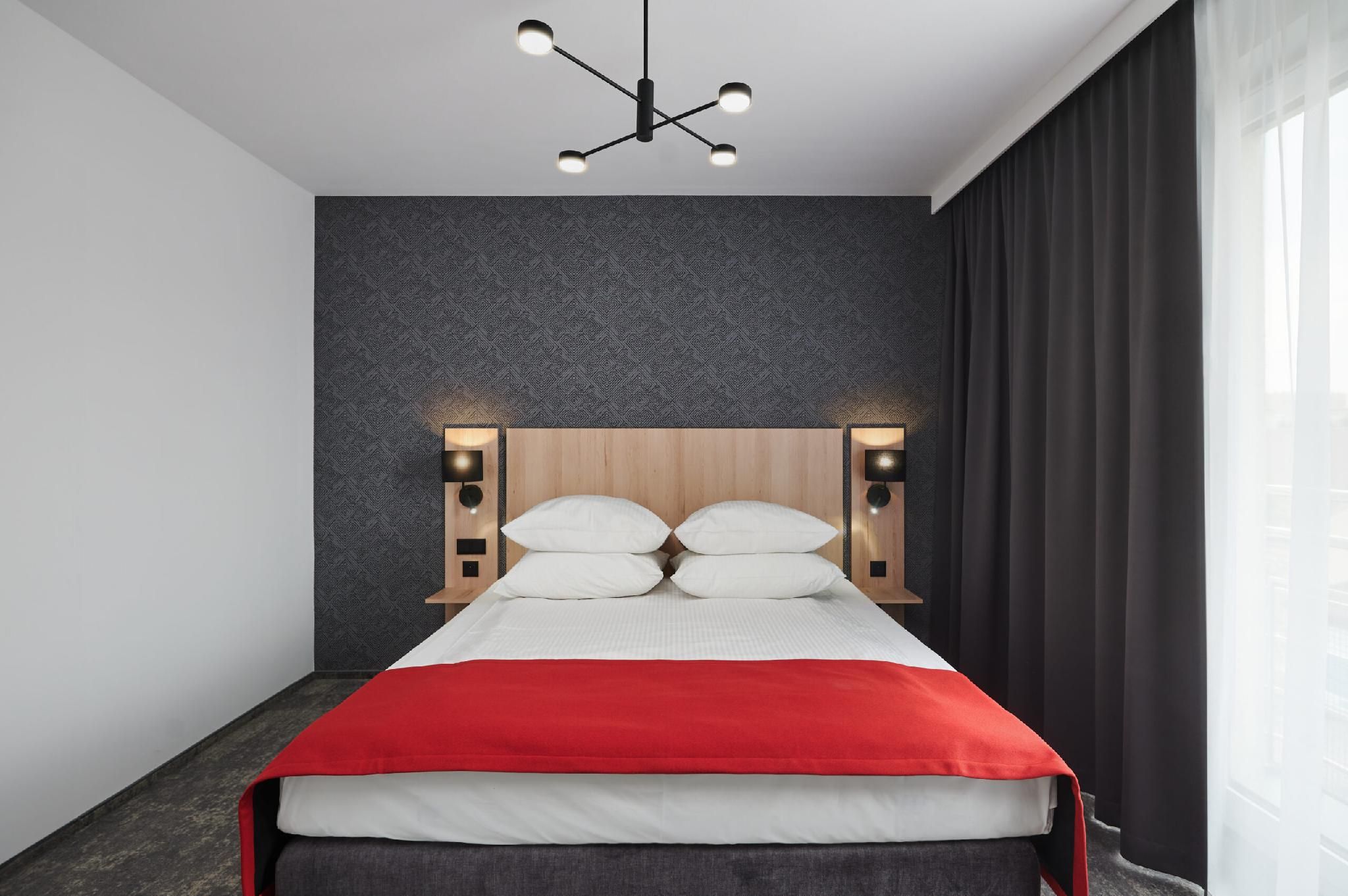 Best Western Plus Hotel Rzeszow City Center 1 Queen Bed, Nonsmoking, Superior Room, Air Conditioning 2