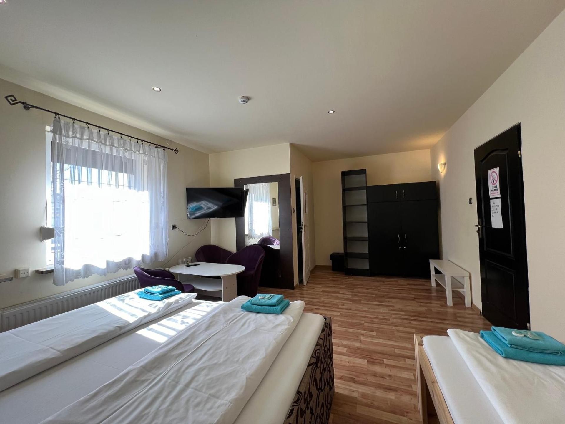 Comfort Triple Room with Shower