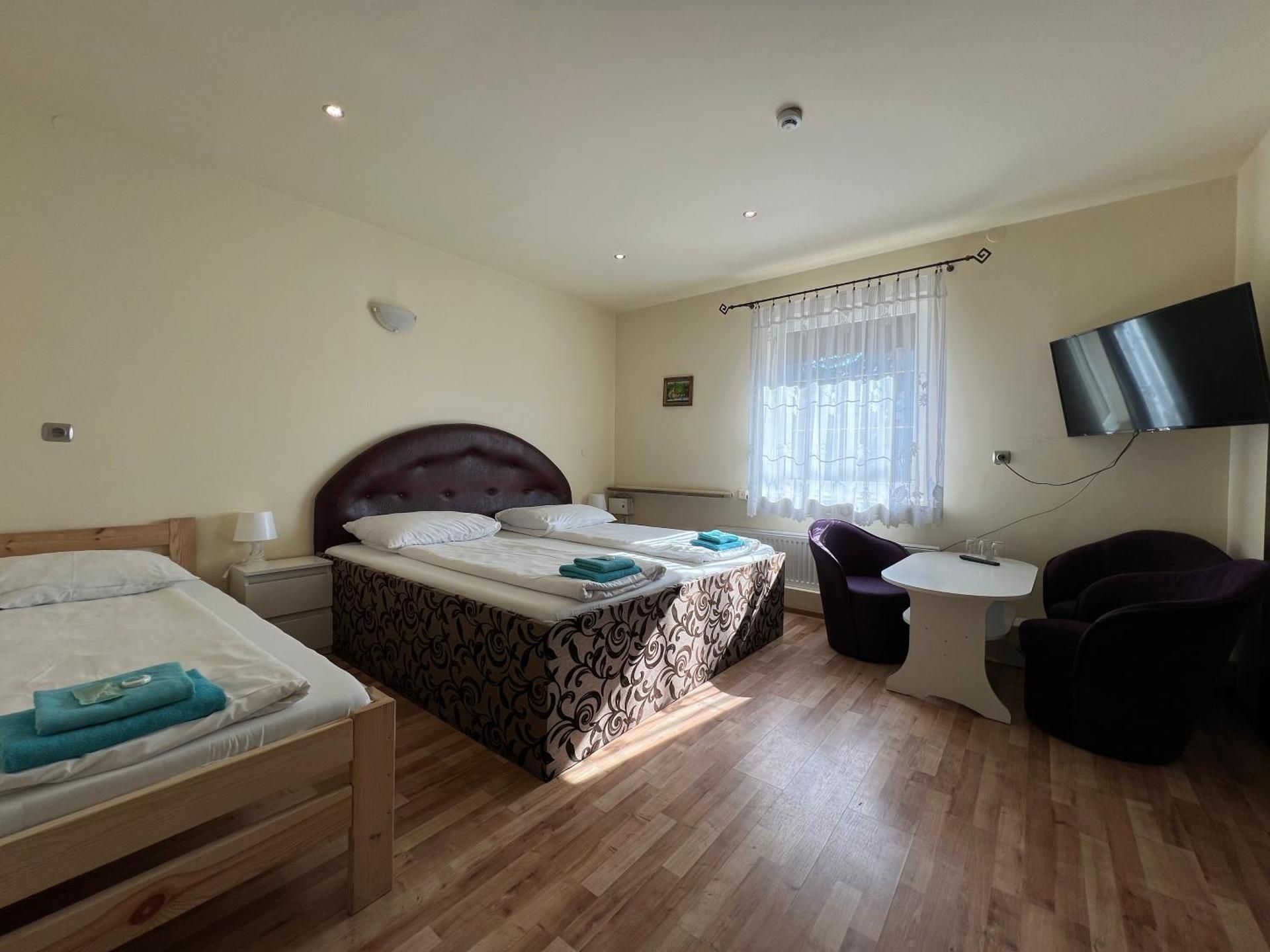 Comfort Triple Room with Shower