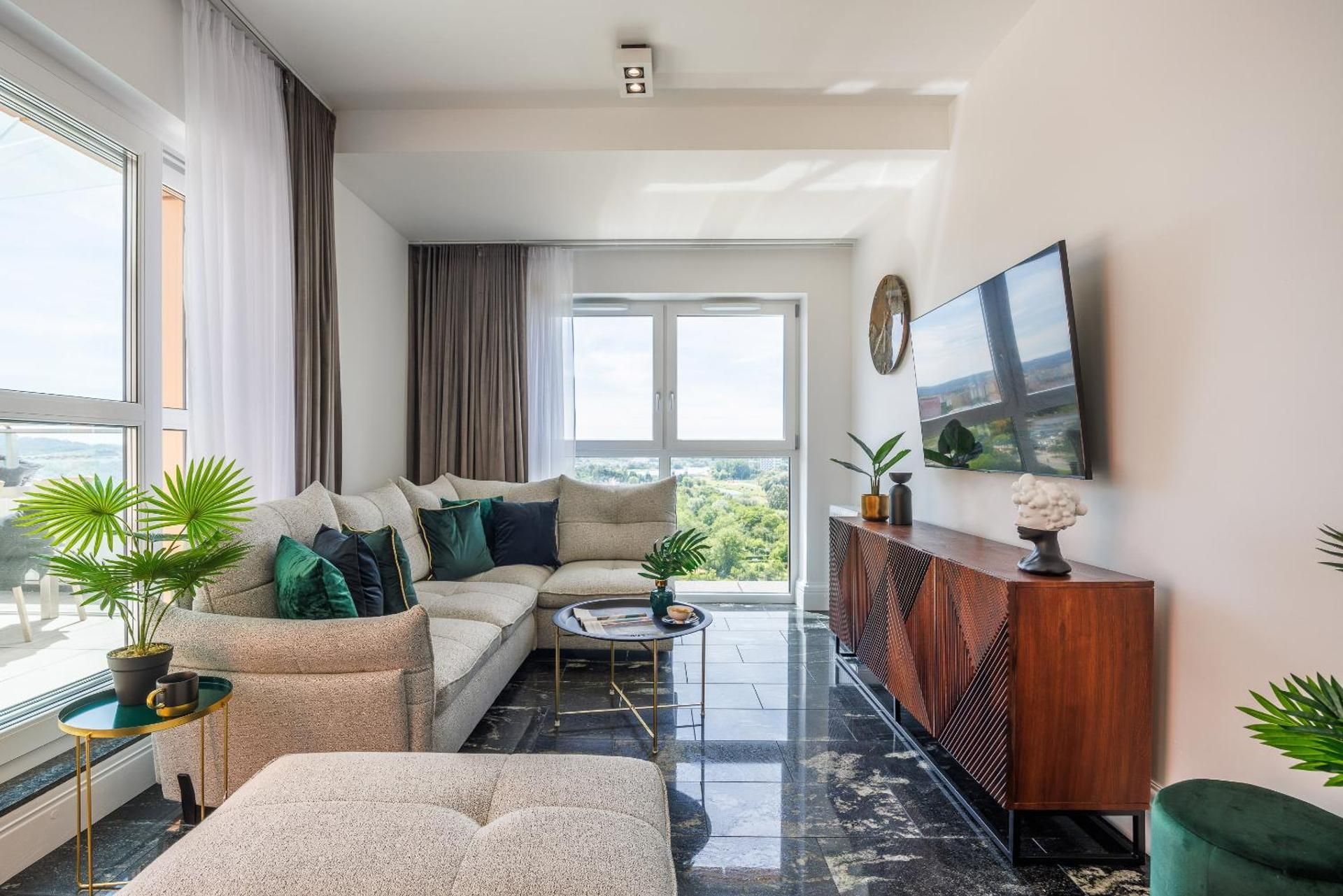 One-Bedroom Deluxe Apartment with Terrace