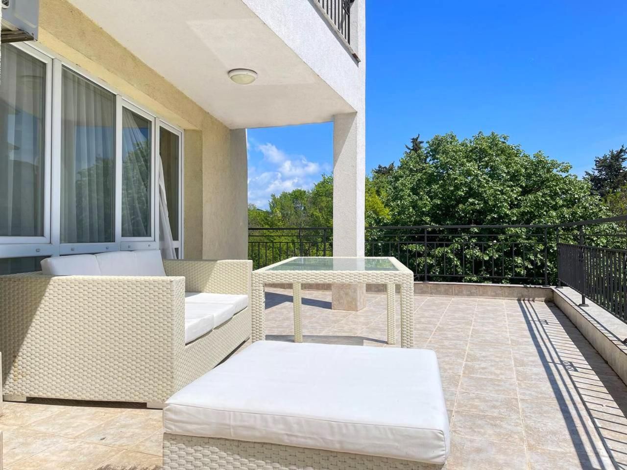 Apartment with Terrace