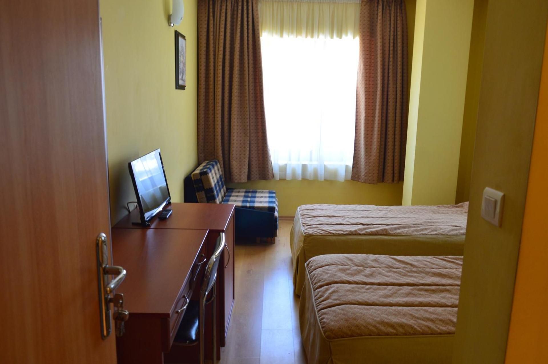Double Room with Partial Sea View