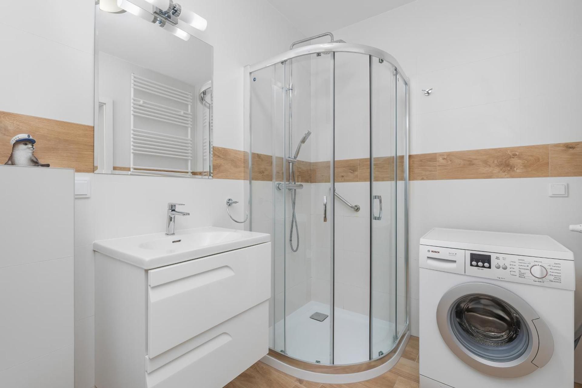 Apartment with Shower