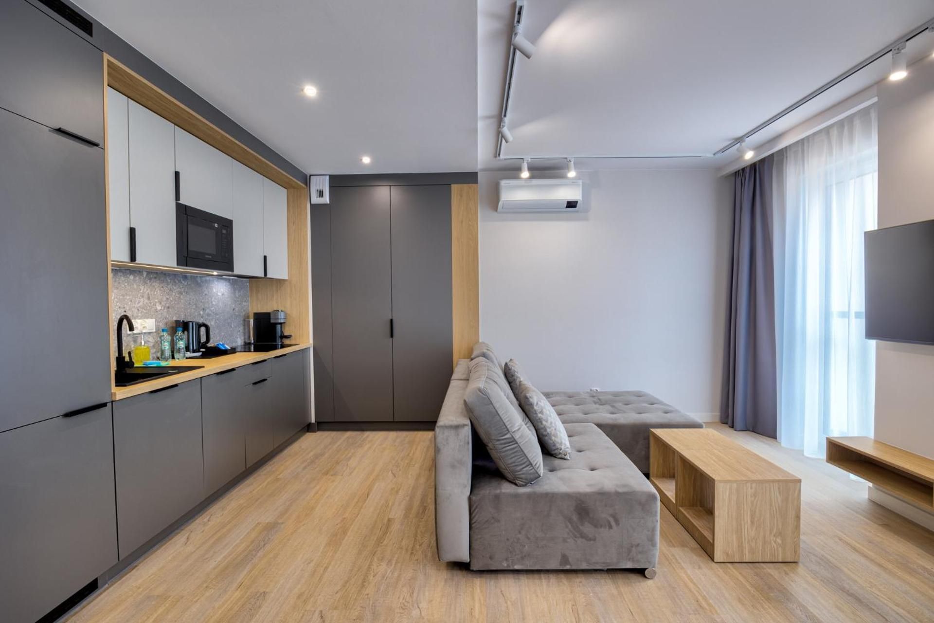 One-Bedroom Apartment with Balcony