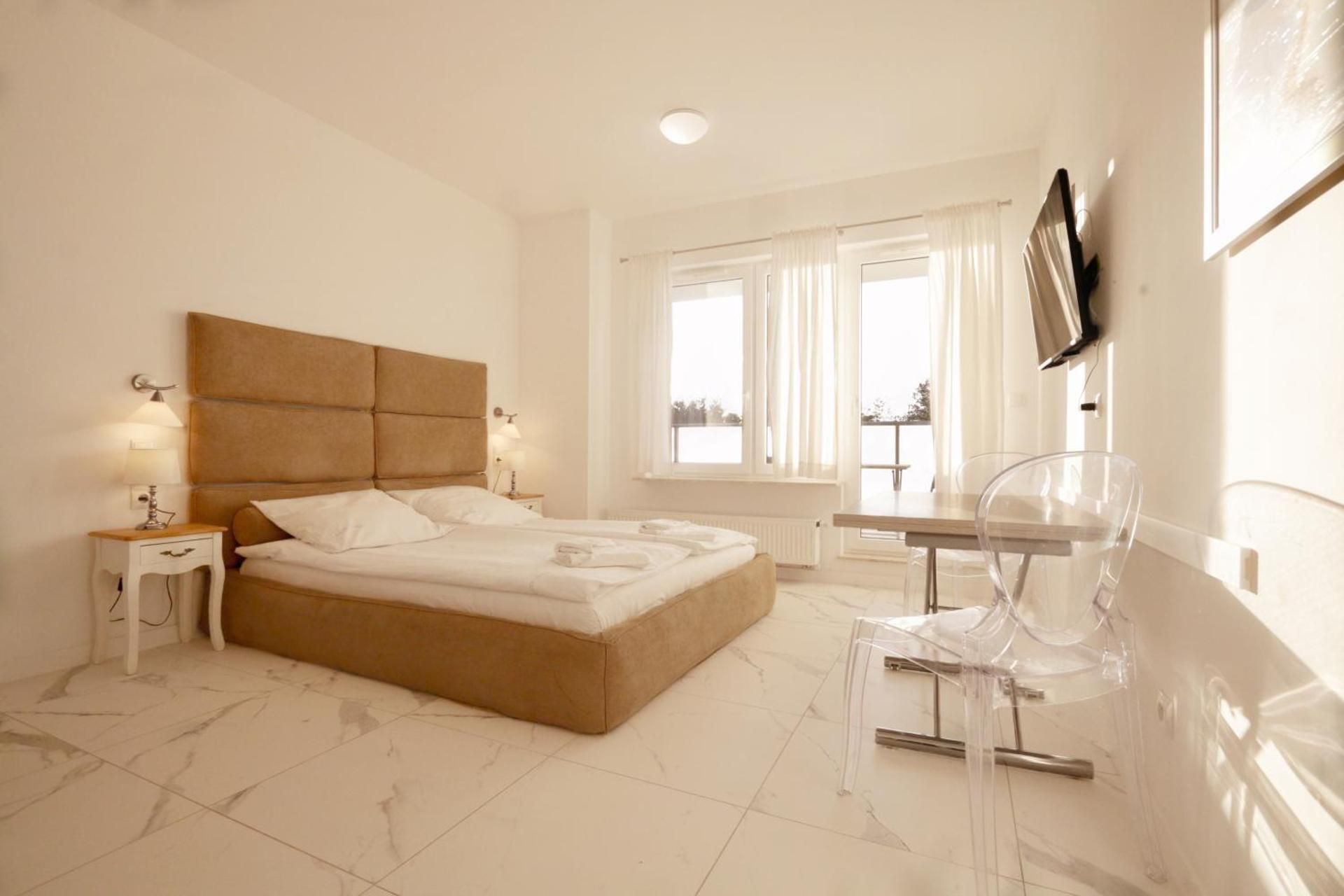Studio Apartment with Balcony and Garage Space