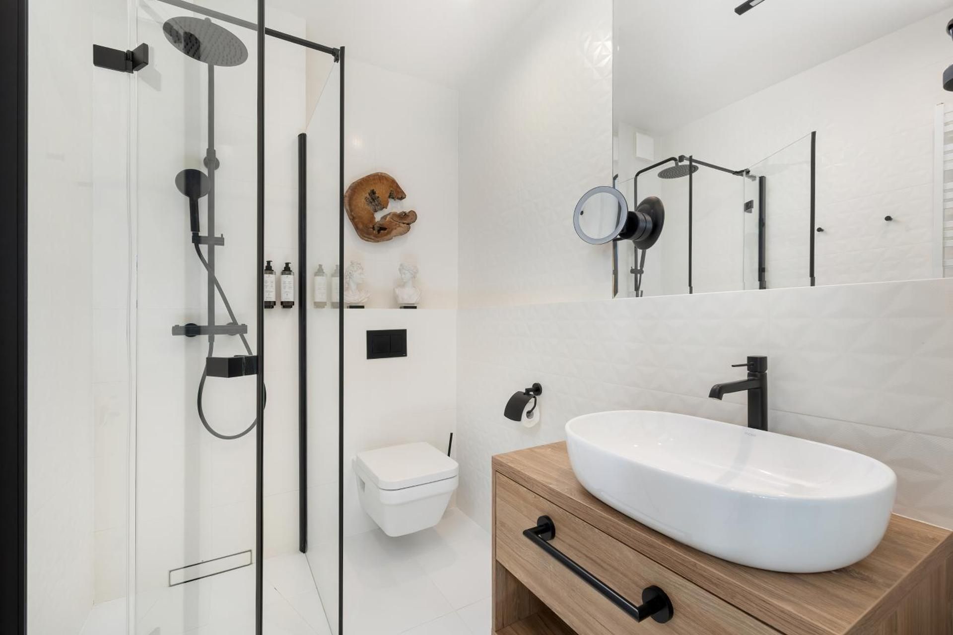 One-Bedroom Deluxe Apartment
