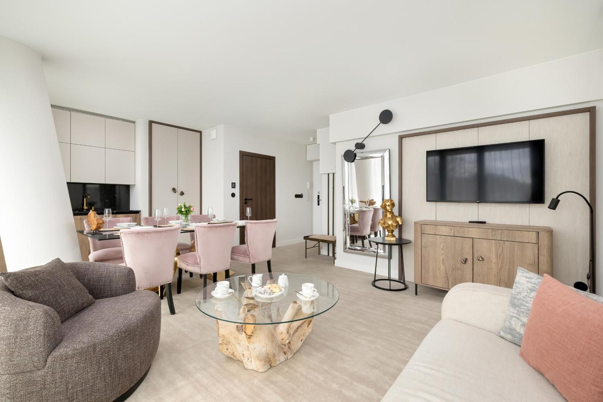 One-Bedroom Deluxe Apartment