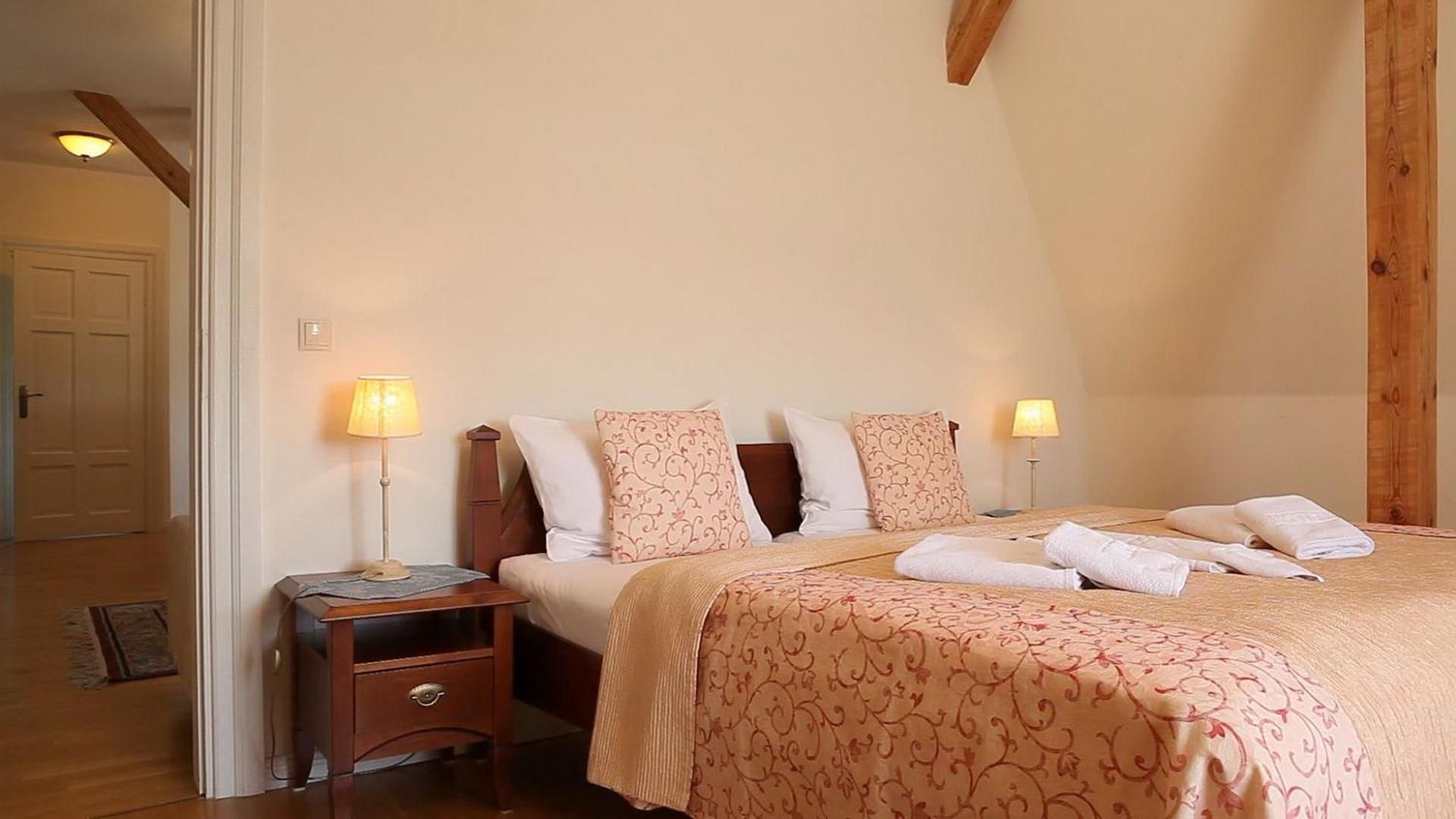 Luxury One-Bedroom Suite with Sea View