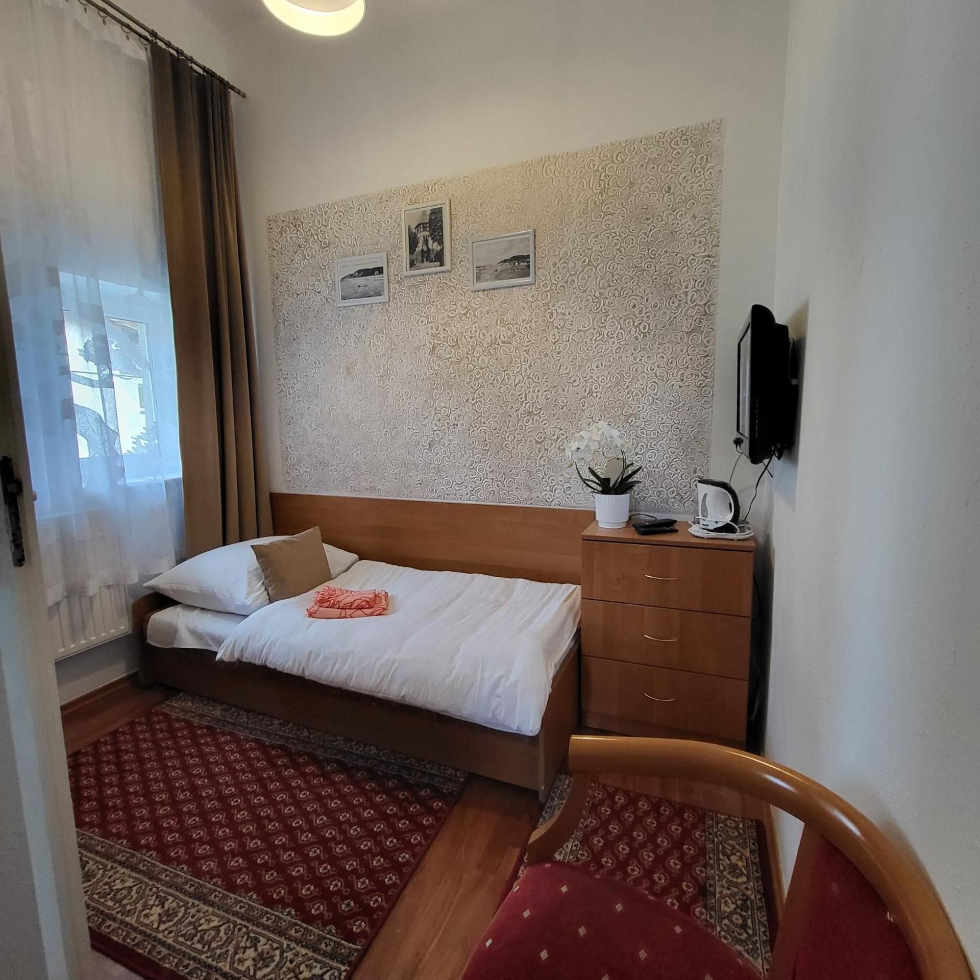 Economy Single Room