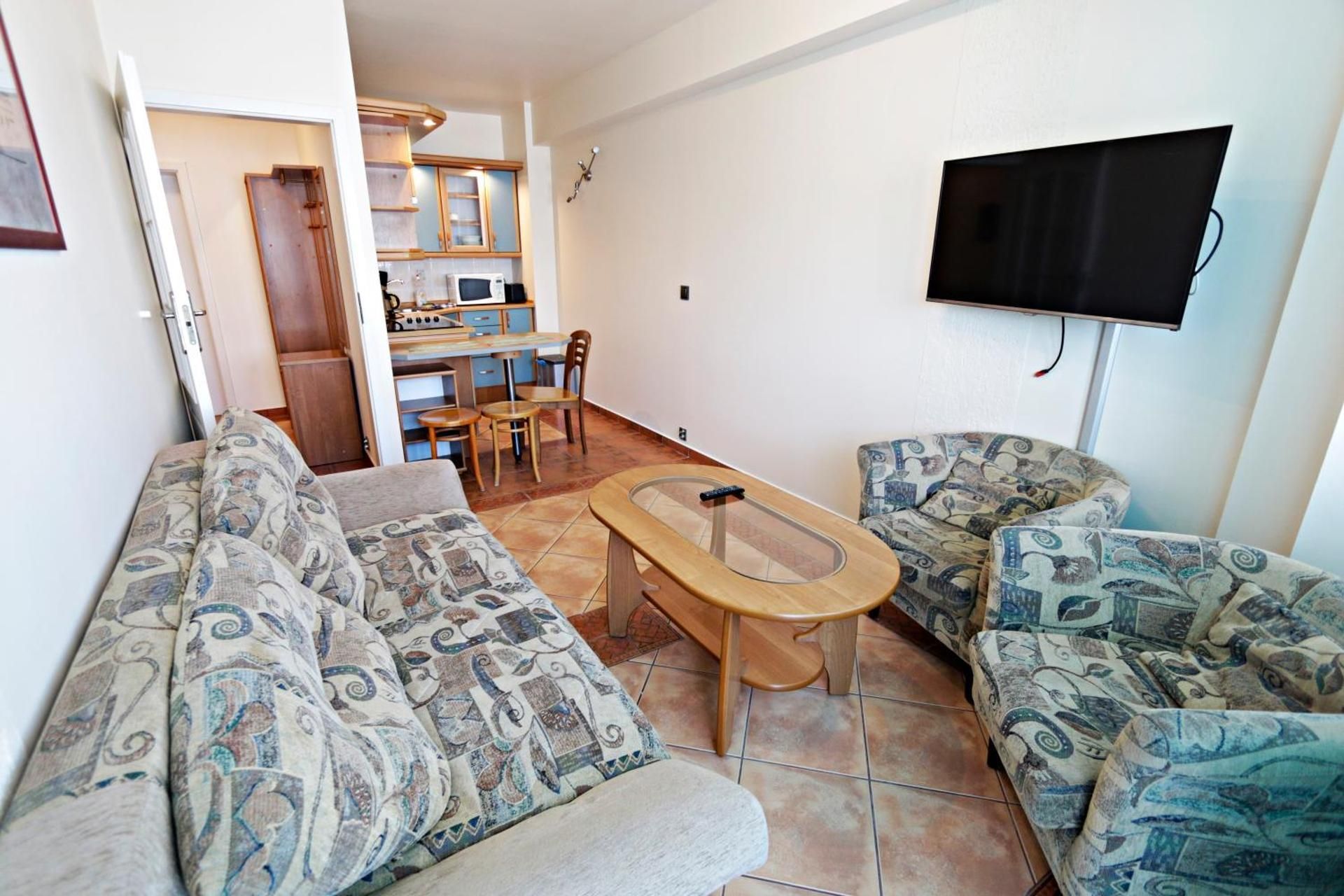 Apartment with Lateral Sea View