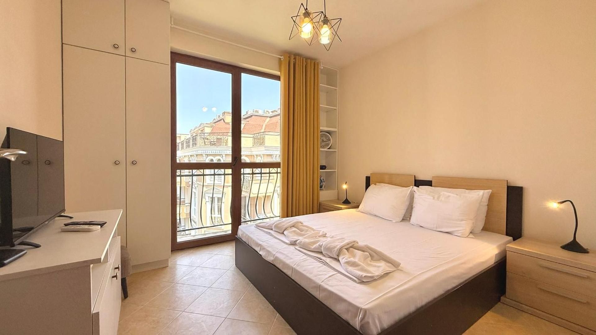 One-Bedroom Apartment with Garden View