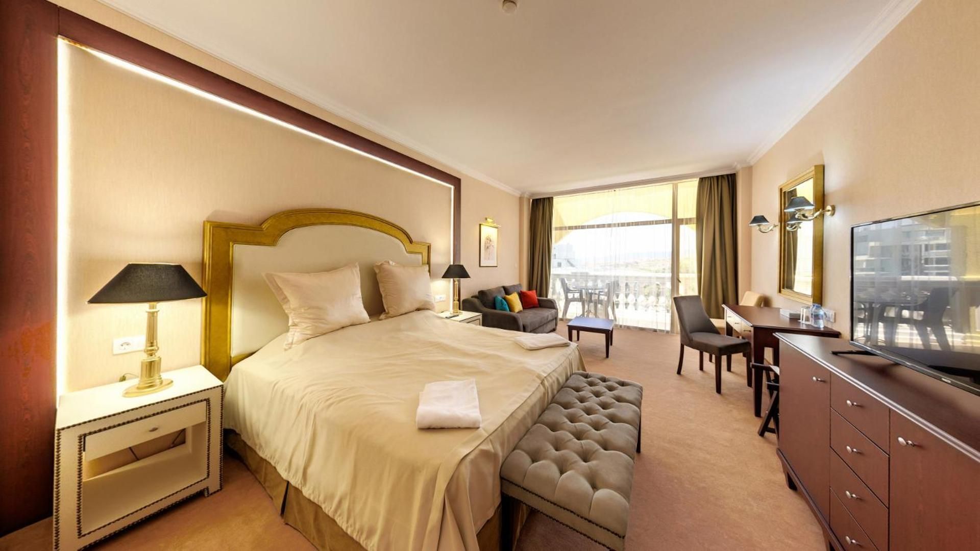 Superior Double Room with Garden View and Balcony (2 Adults + 2 Children)