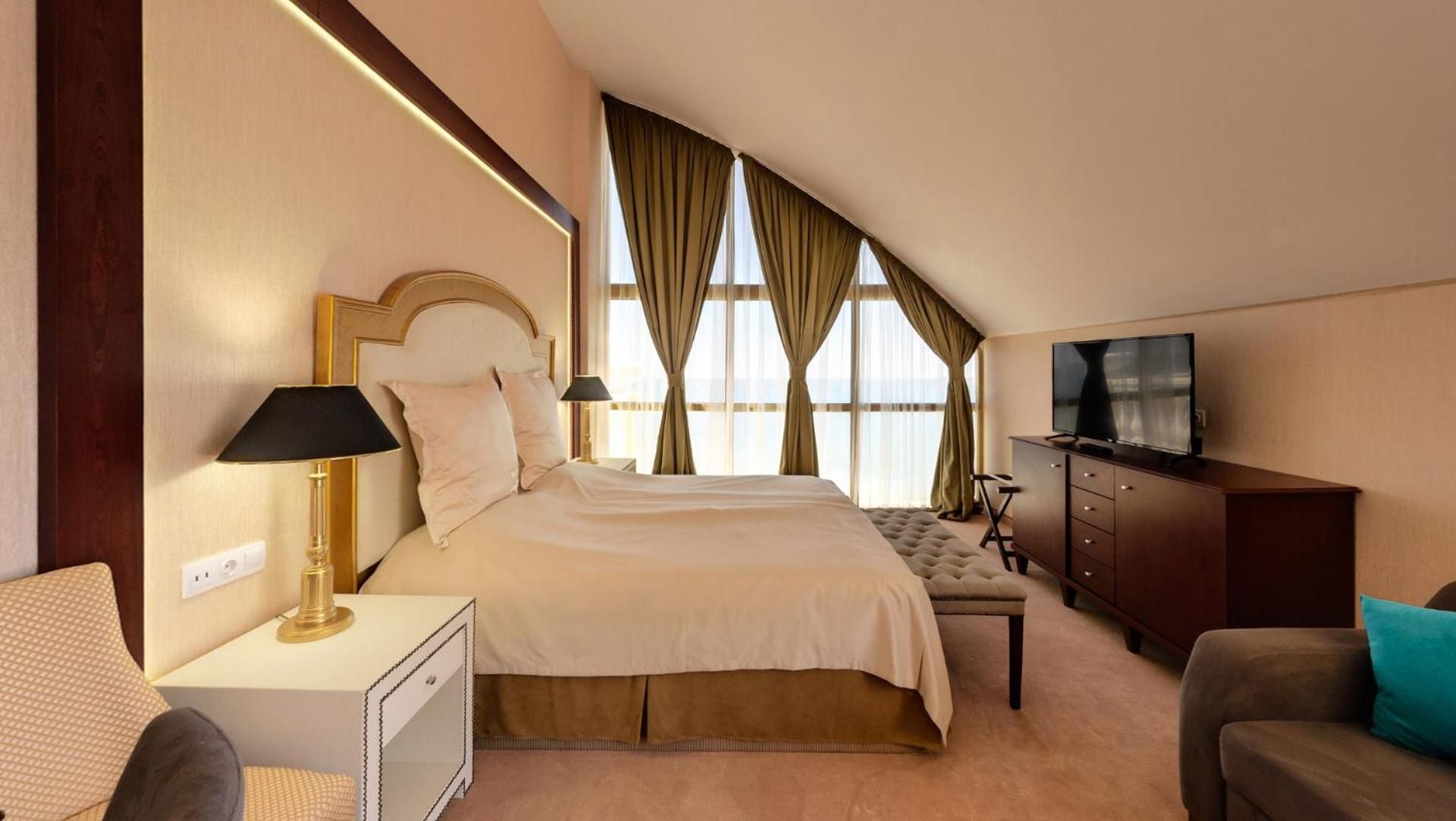 Superior Double Room with Sea View and Balcony
