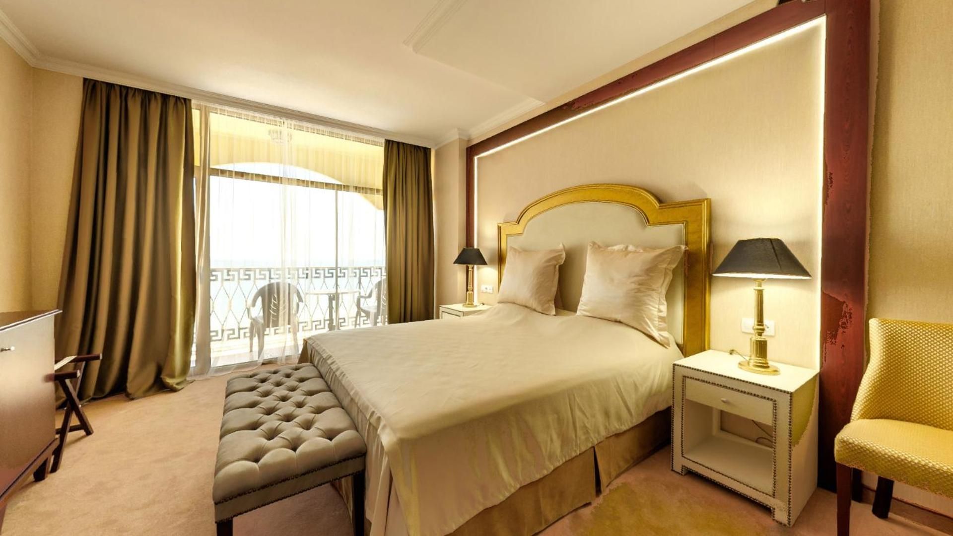 Superior Double Room with Sea View and Balcony (2 Adults + 2 Children)