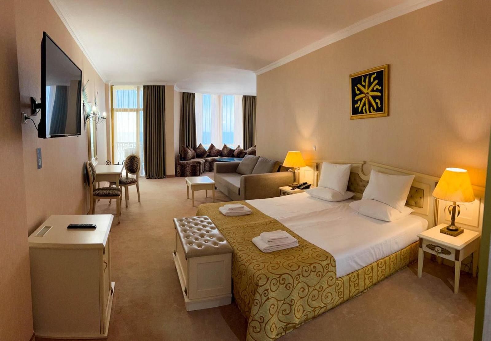 Studio with Sea View and Balcony (2 Adults + 2 Children) with Free Parking included