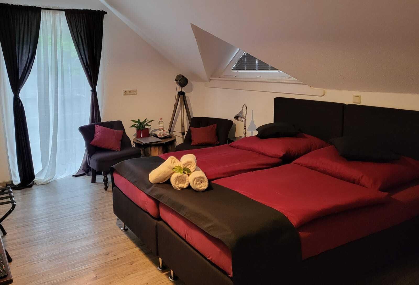 Doppelzimmer-Balkon-oder Gartenzugang-Eigenes Badezimmer