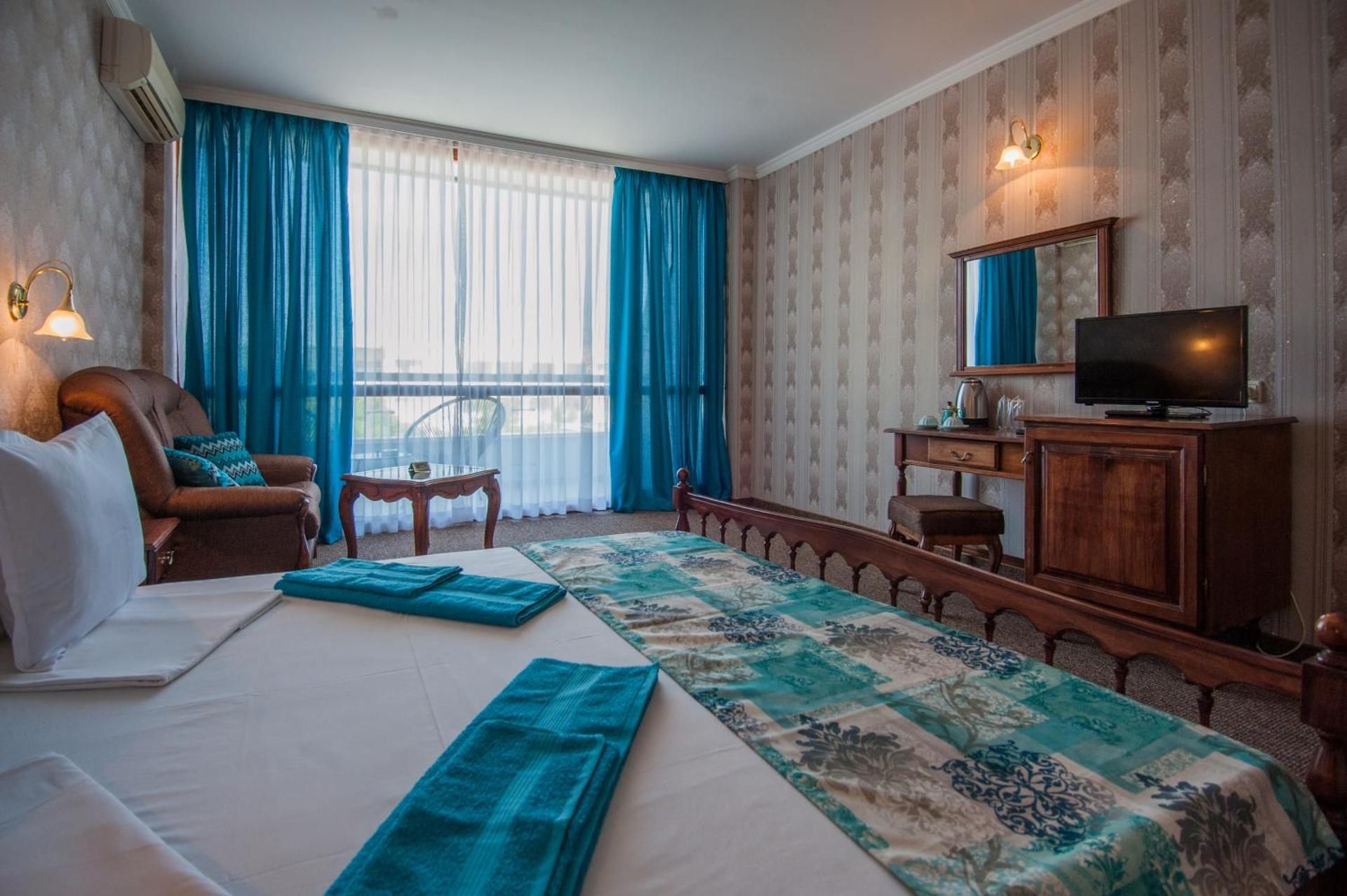 Deluxe Double or Twin Room with Balcony