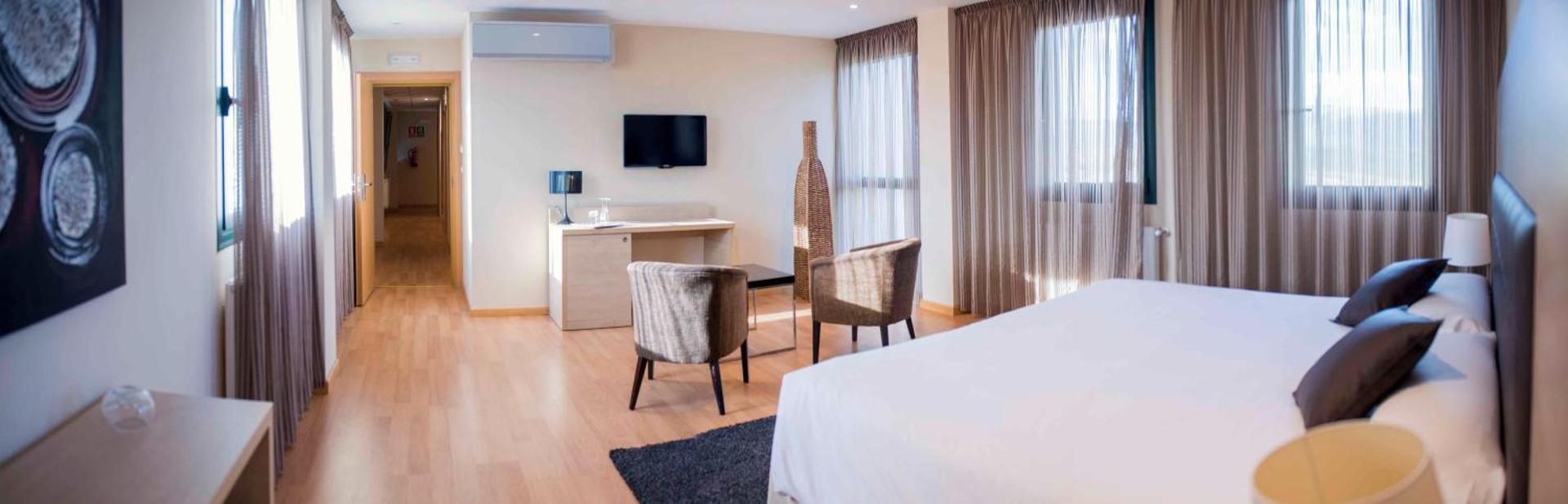 Deluxe Suite with Spa Bath