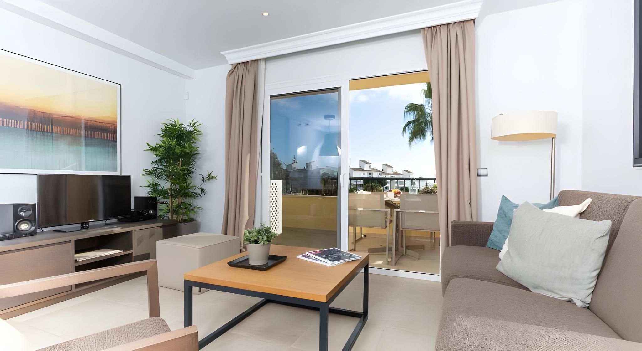 Deluxe One Bedroom Apartment