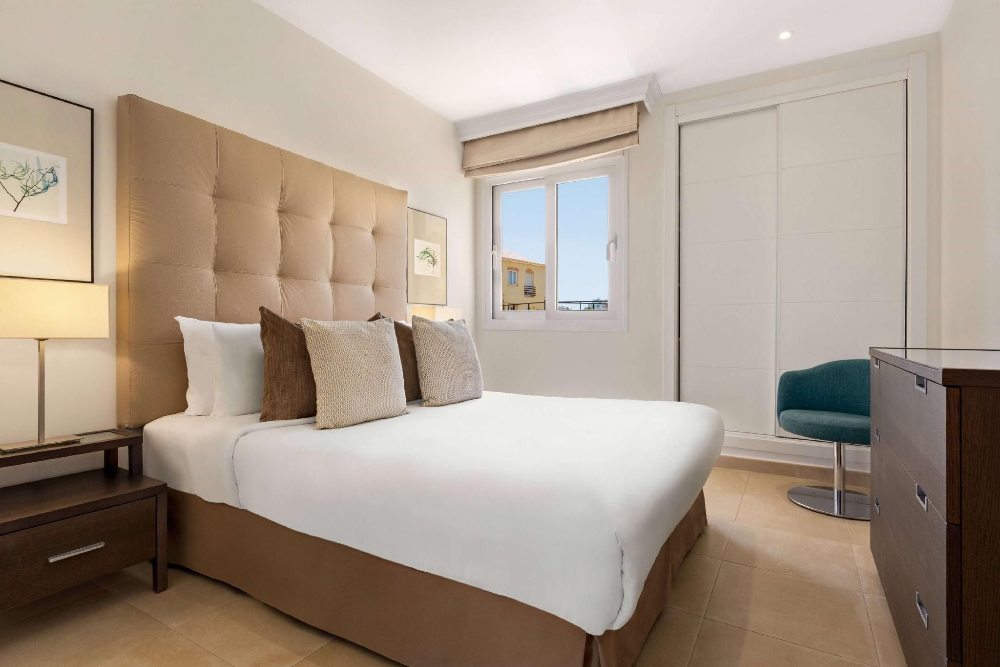 Superior One Bedroom Apartment