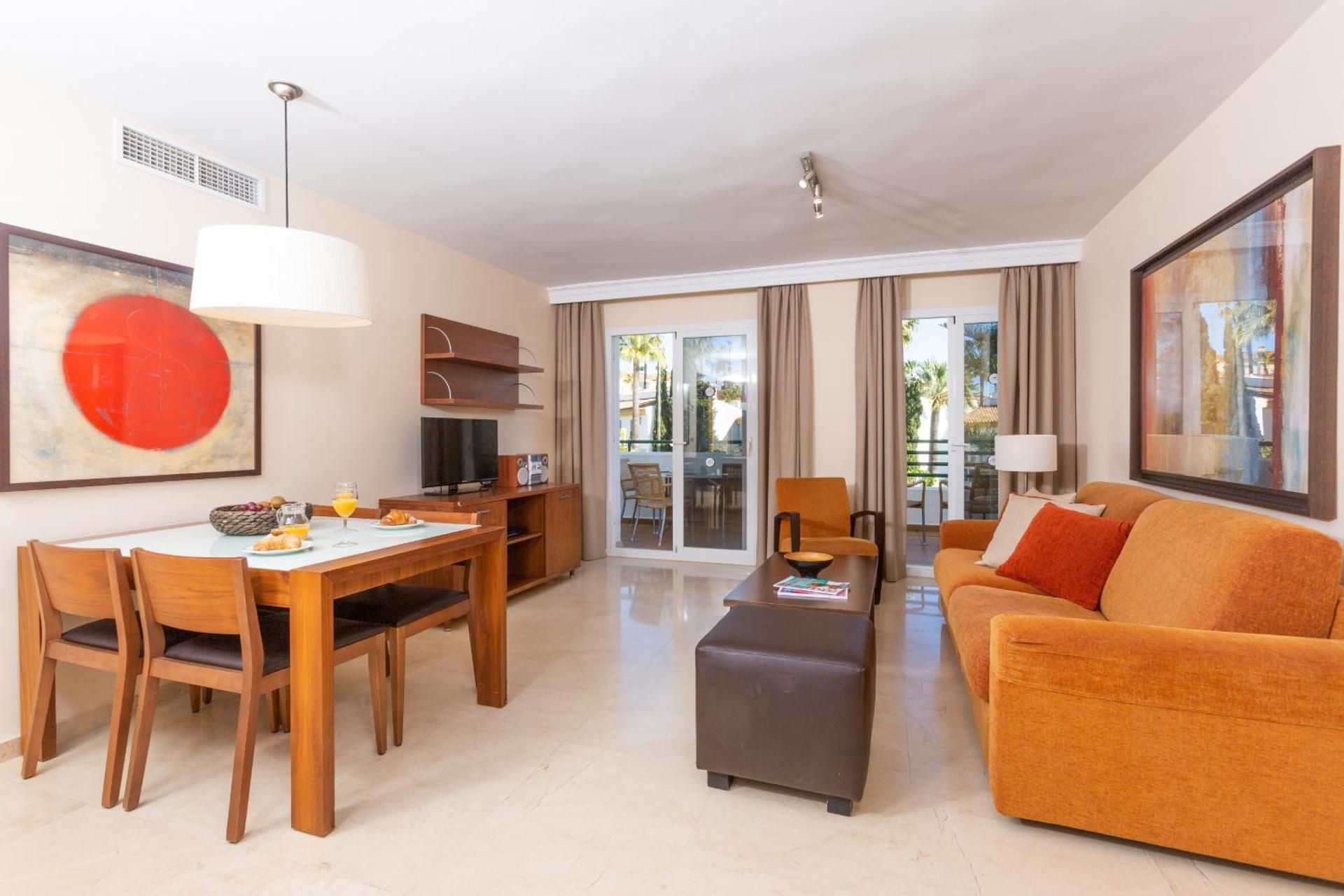 Deluxe Apartment
