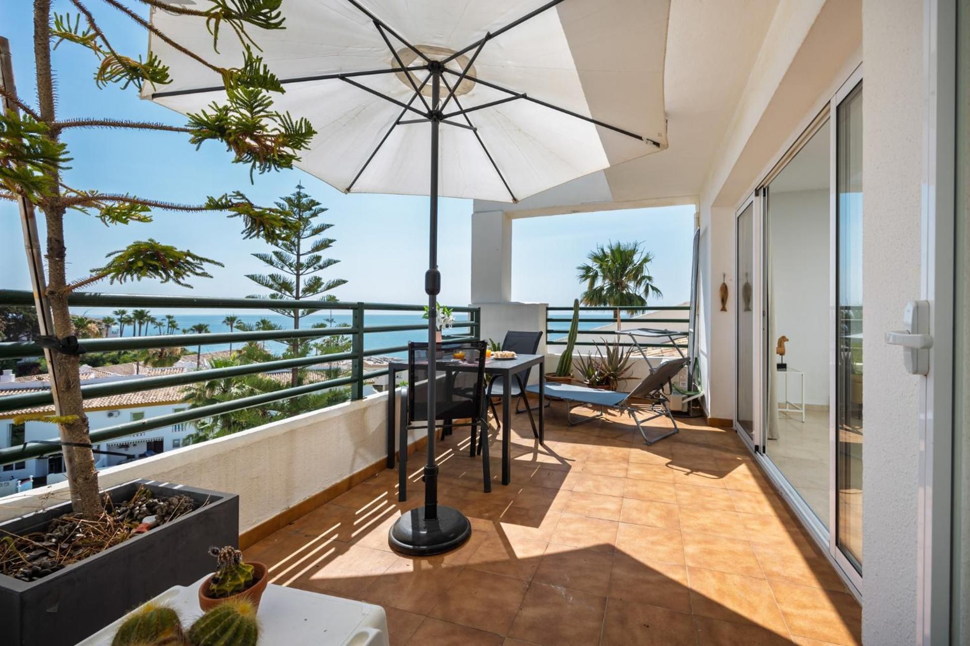One-Bedroom Apartment with Sea View
