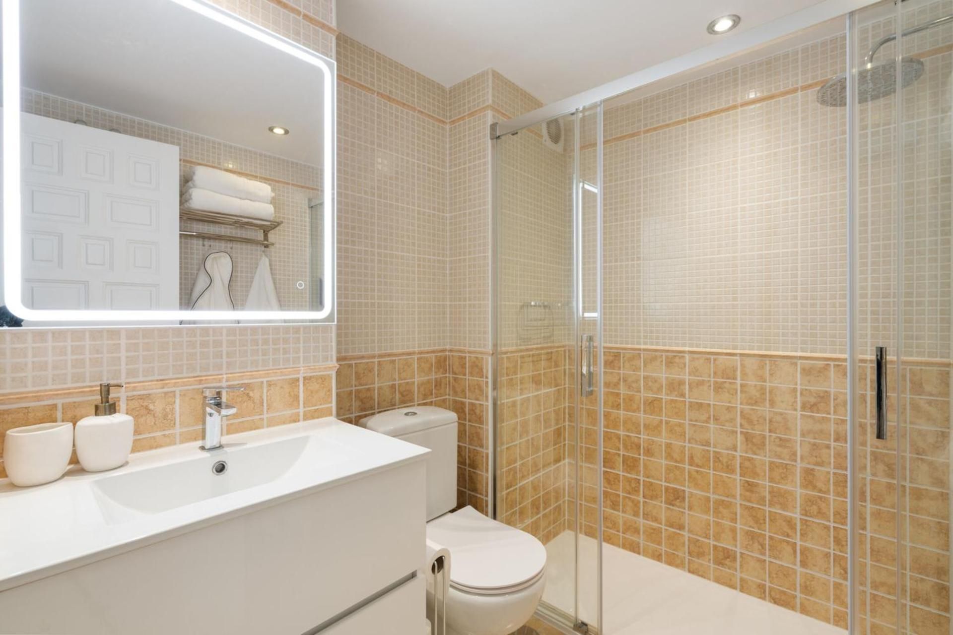Three-Bedroom Deluxe Apartment