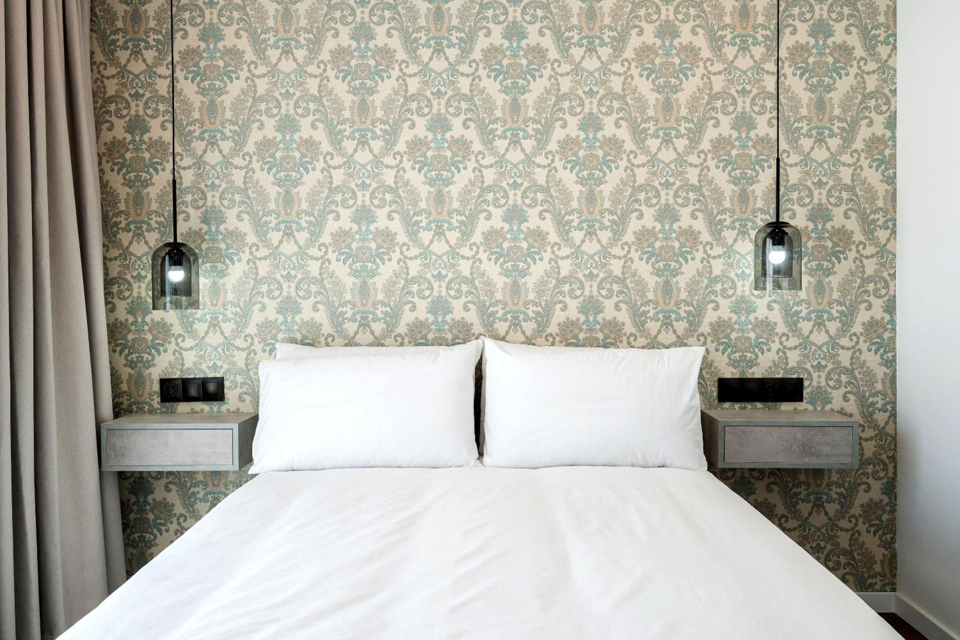 The Orange House Boutique Hotel and Upstairs Rooftop Bar Center of La Cala de Mijas 100m from the Be Deluxe Queen Room 2