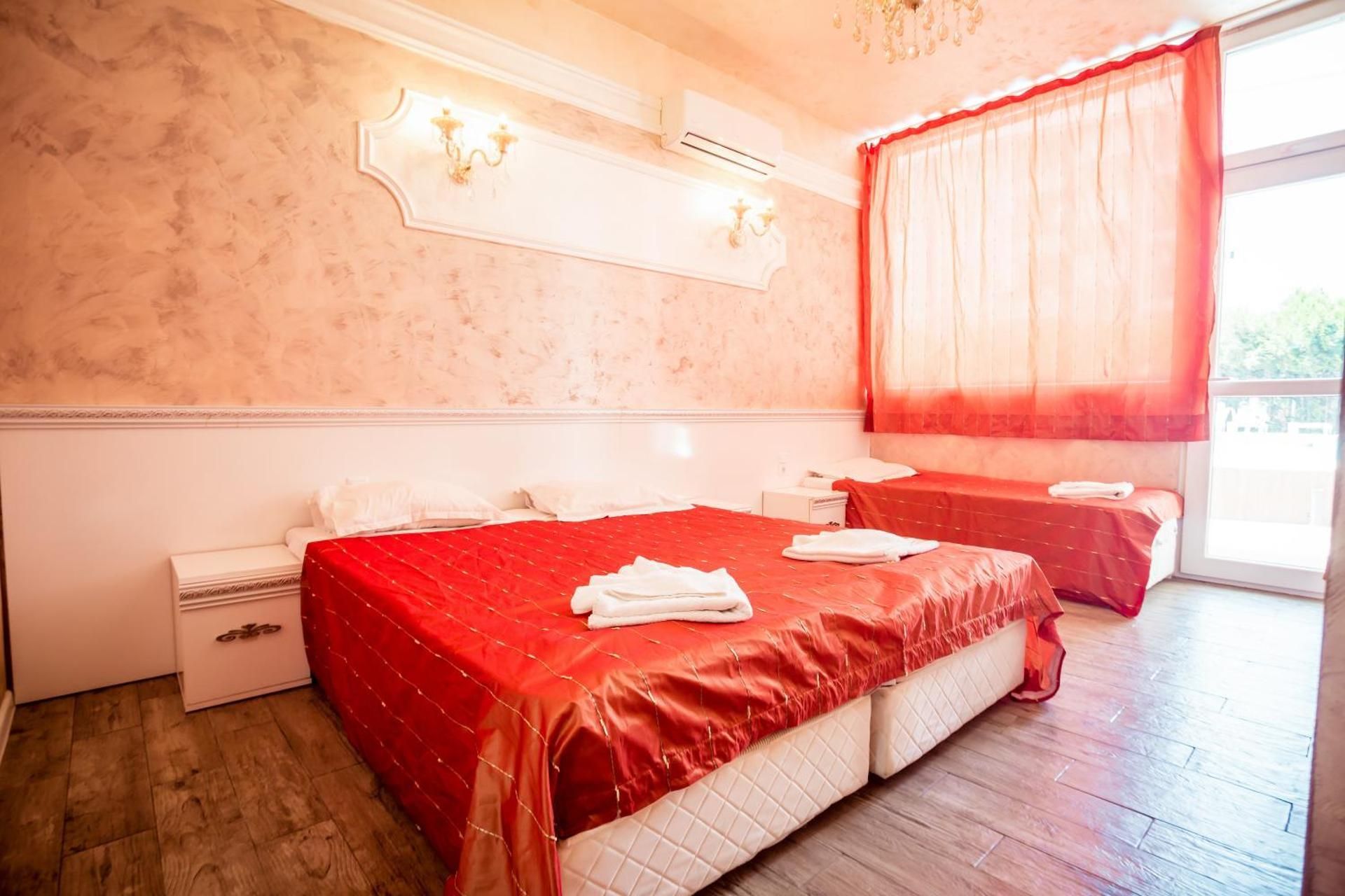 Double or Twin Room with Private Bathroom