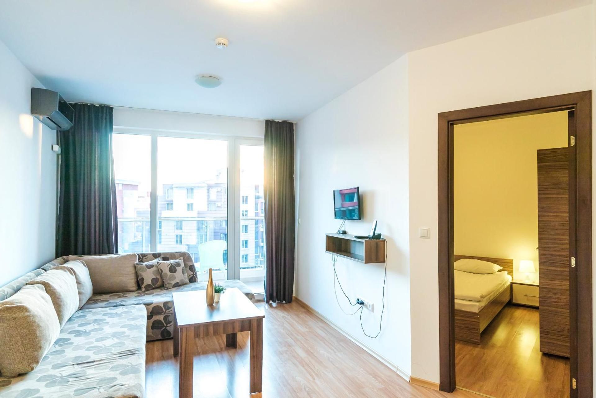 One-Bedroom Apartment