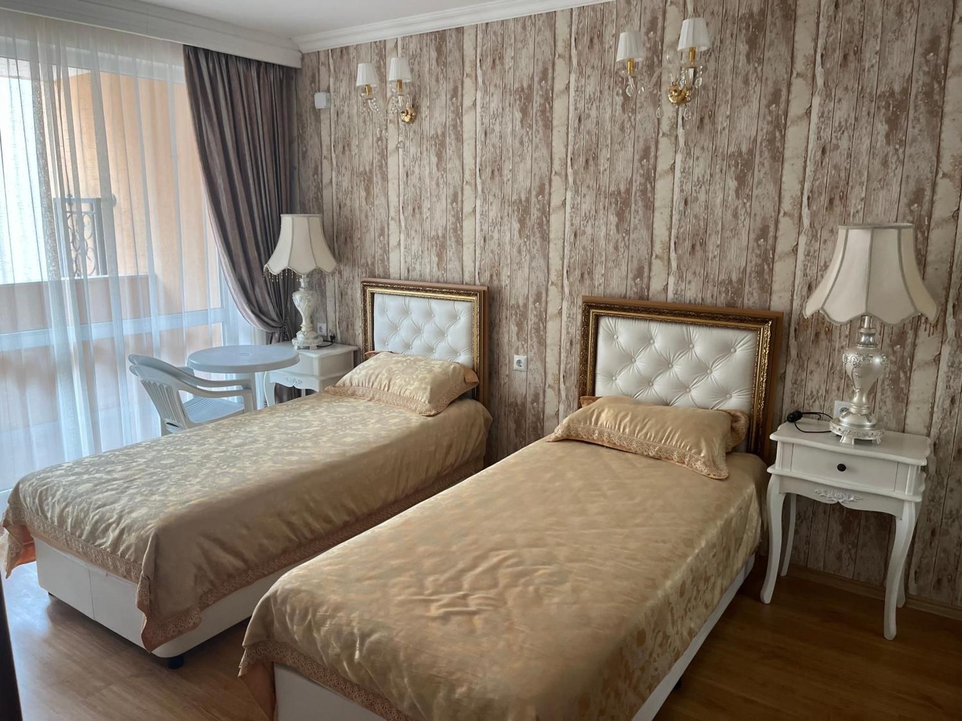 Two-Bedroom Deluxe Apartment with Balcony