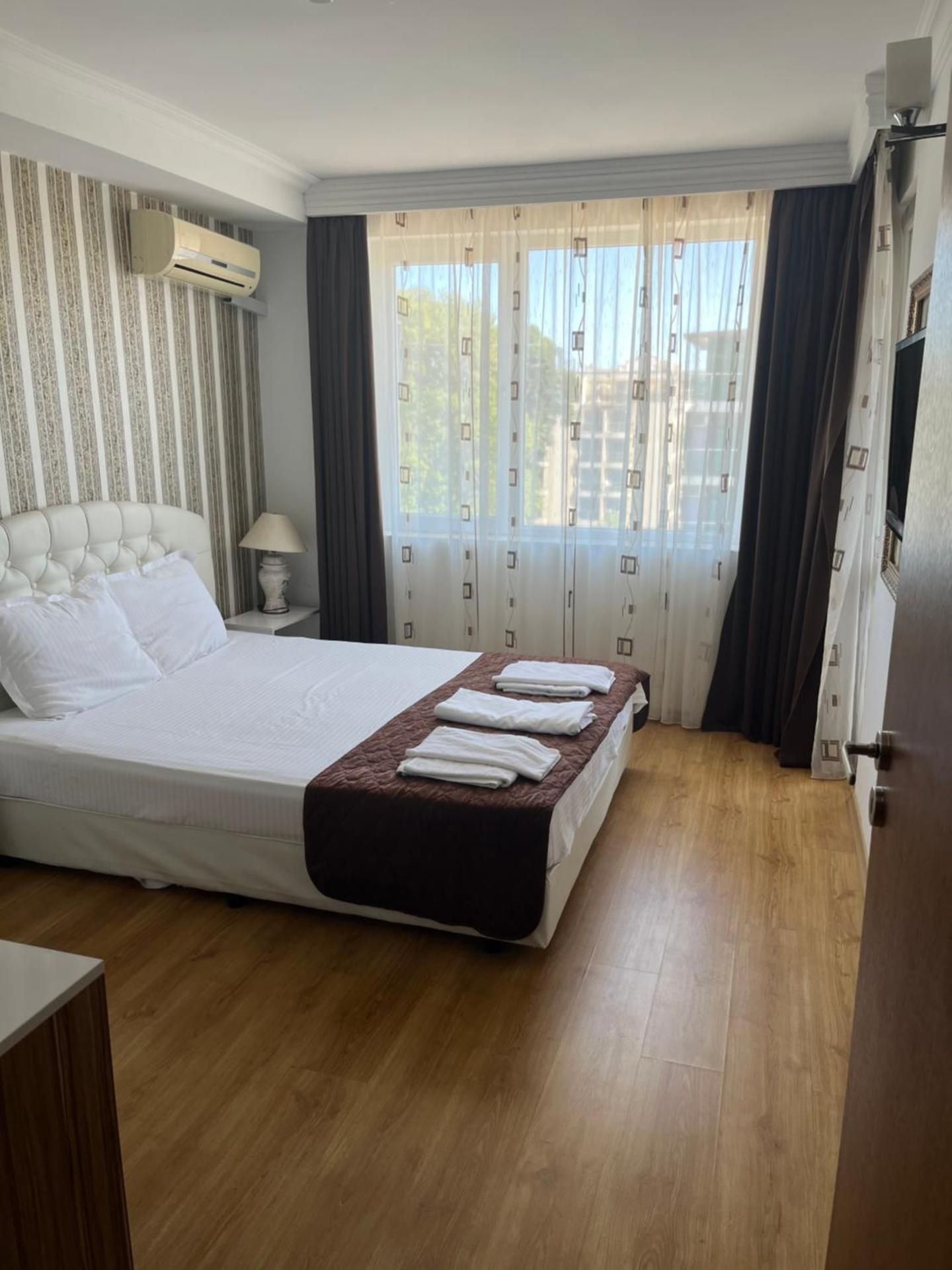 One-Bedroom Apartment with Balcony