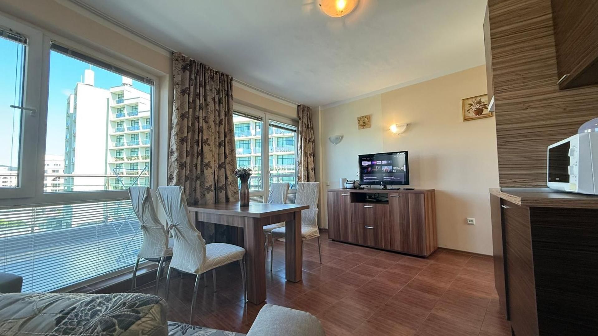 One-Bedroom Apartment with Balcony