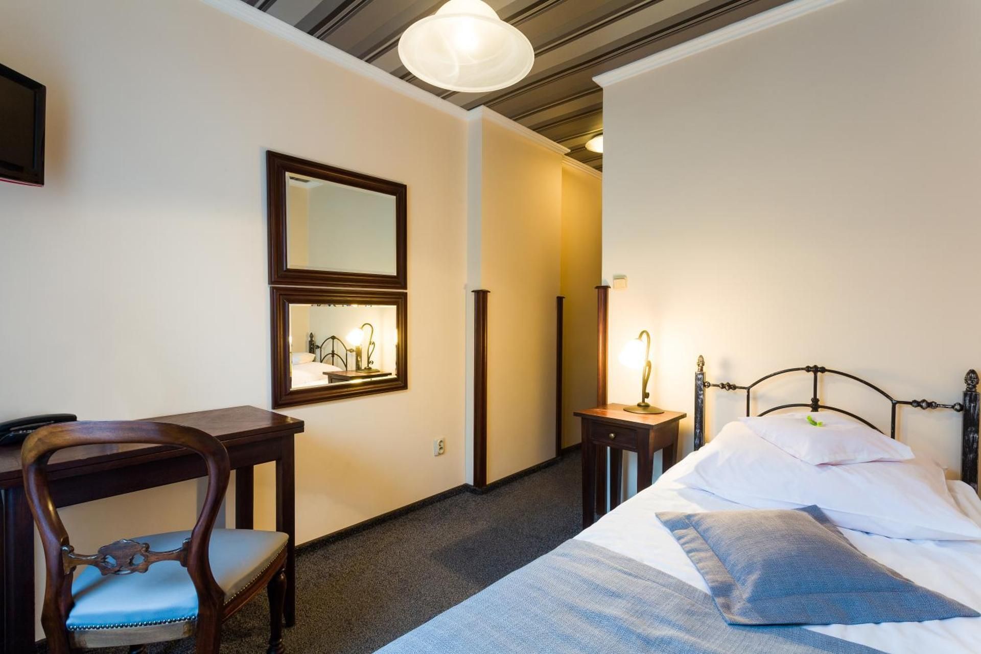 Willa Pastel Single Room 3